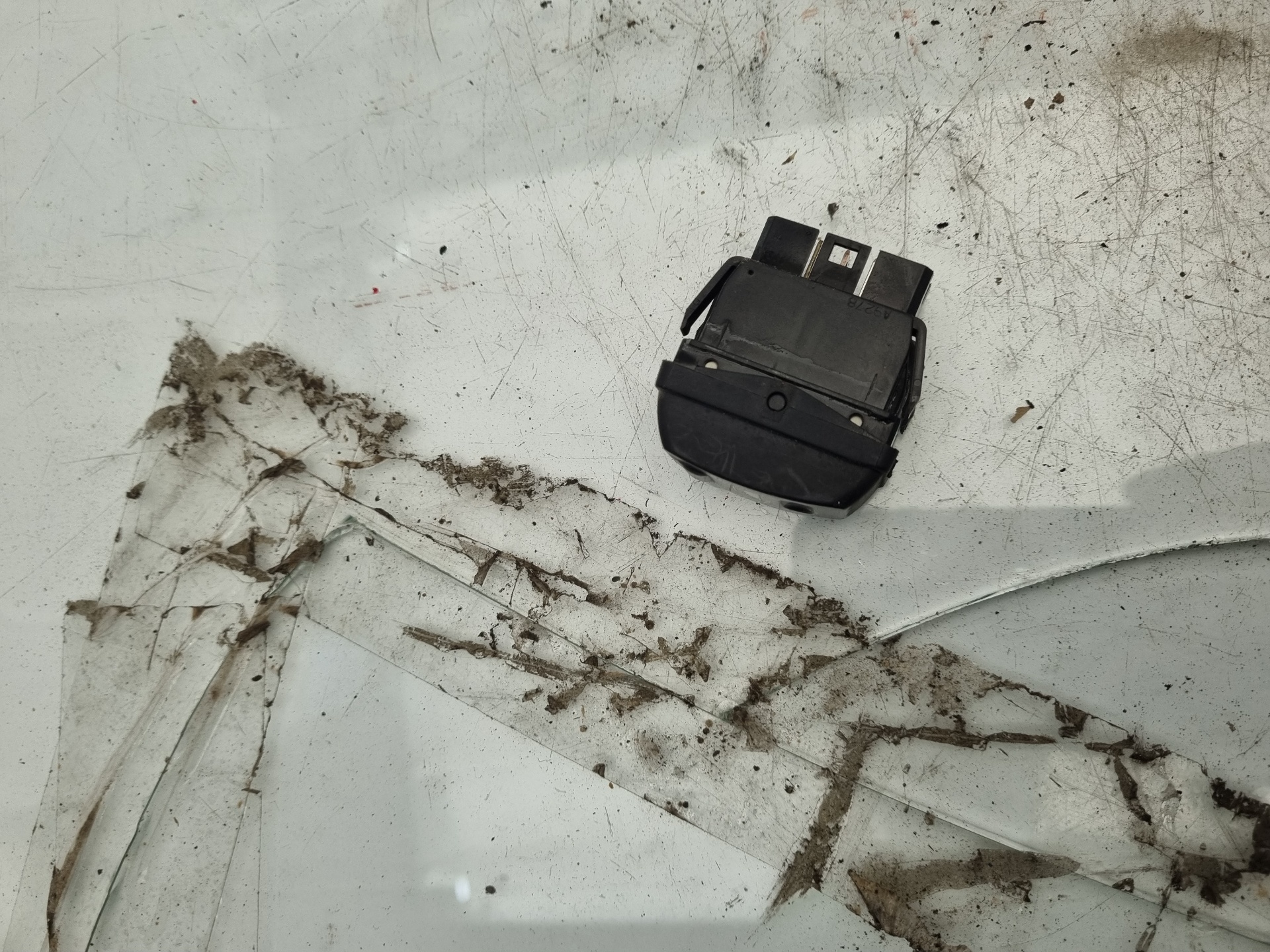 MANDO ELEVALUNAS DELANTERO DERECHO CITROEN XSARA B DHY