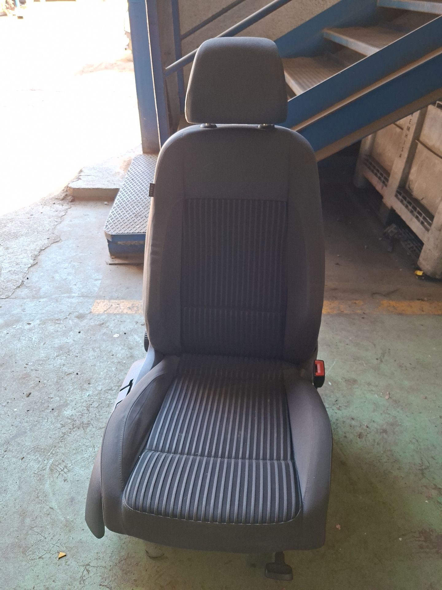 ASIENTO DELANTERO DERECHO VOLKSWAGEN GOLF 