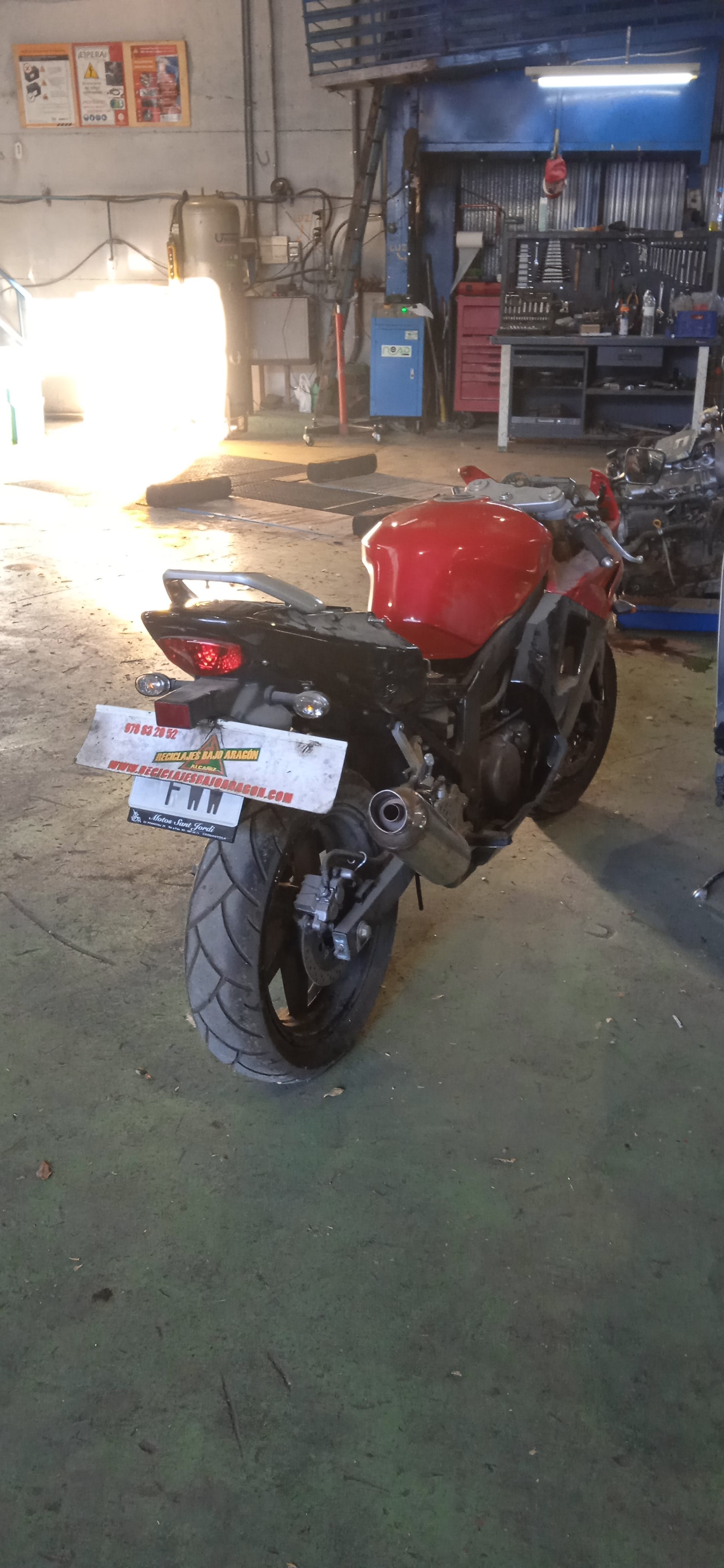 PILOTO TRASERO CENTRAL HYOSUNG GT GT250