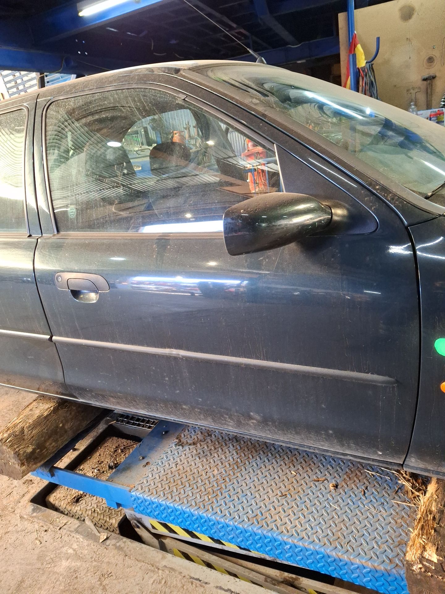 PUERTA DELANTERA DERECHA FORD MONDEO 