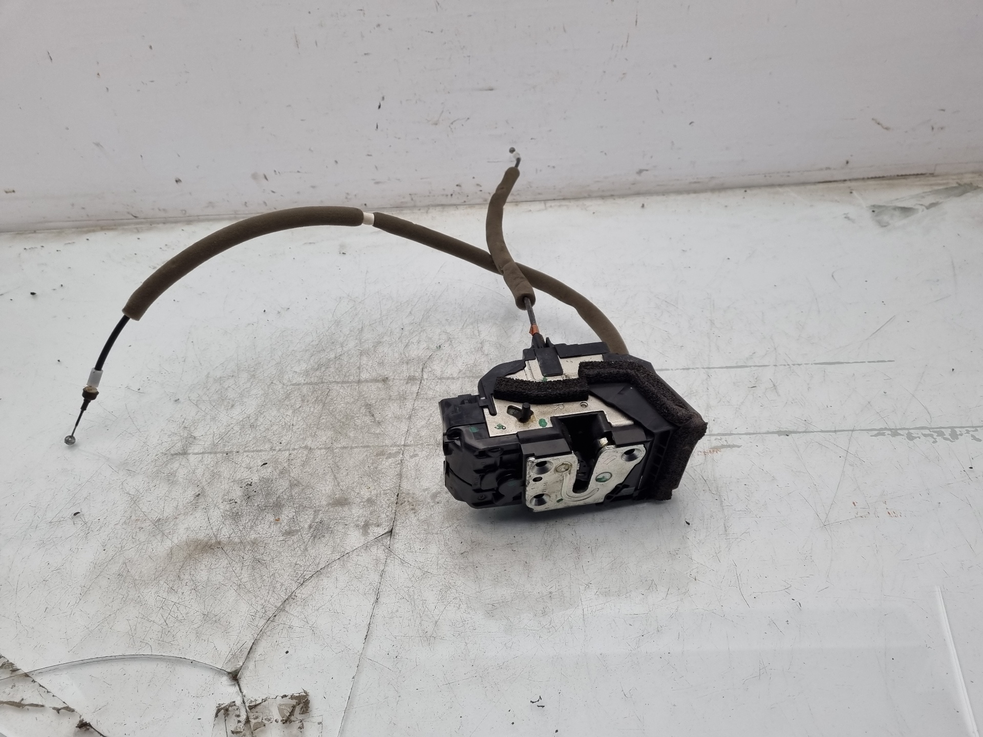 CERRADURA PUERTA TRASERA DERECHA RENAULT KADJAR MR16