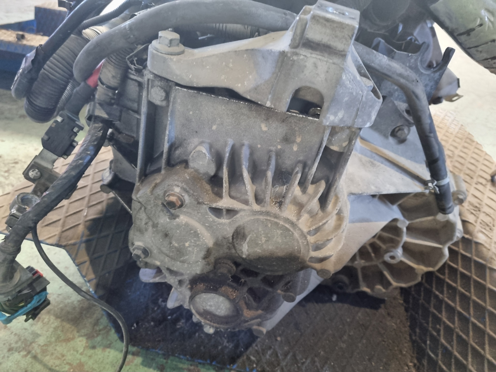 CAJA CAMBIOS VOLVO S40 D4204T/D