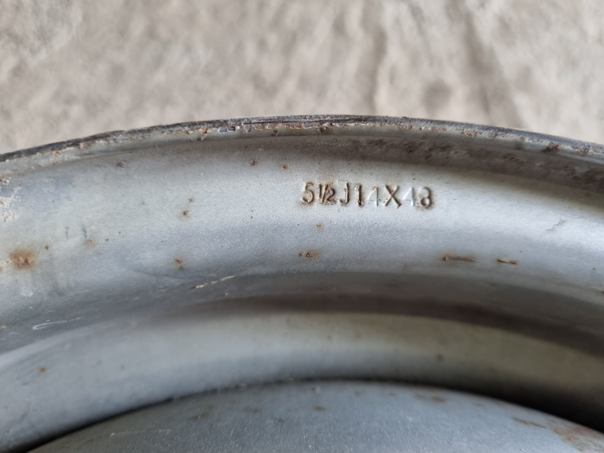 LLANTA FORD TRANSIT 4AB