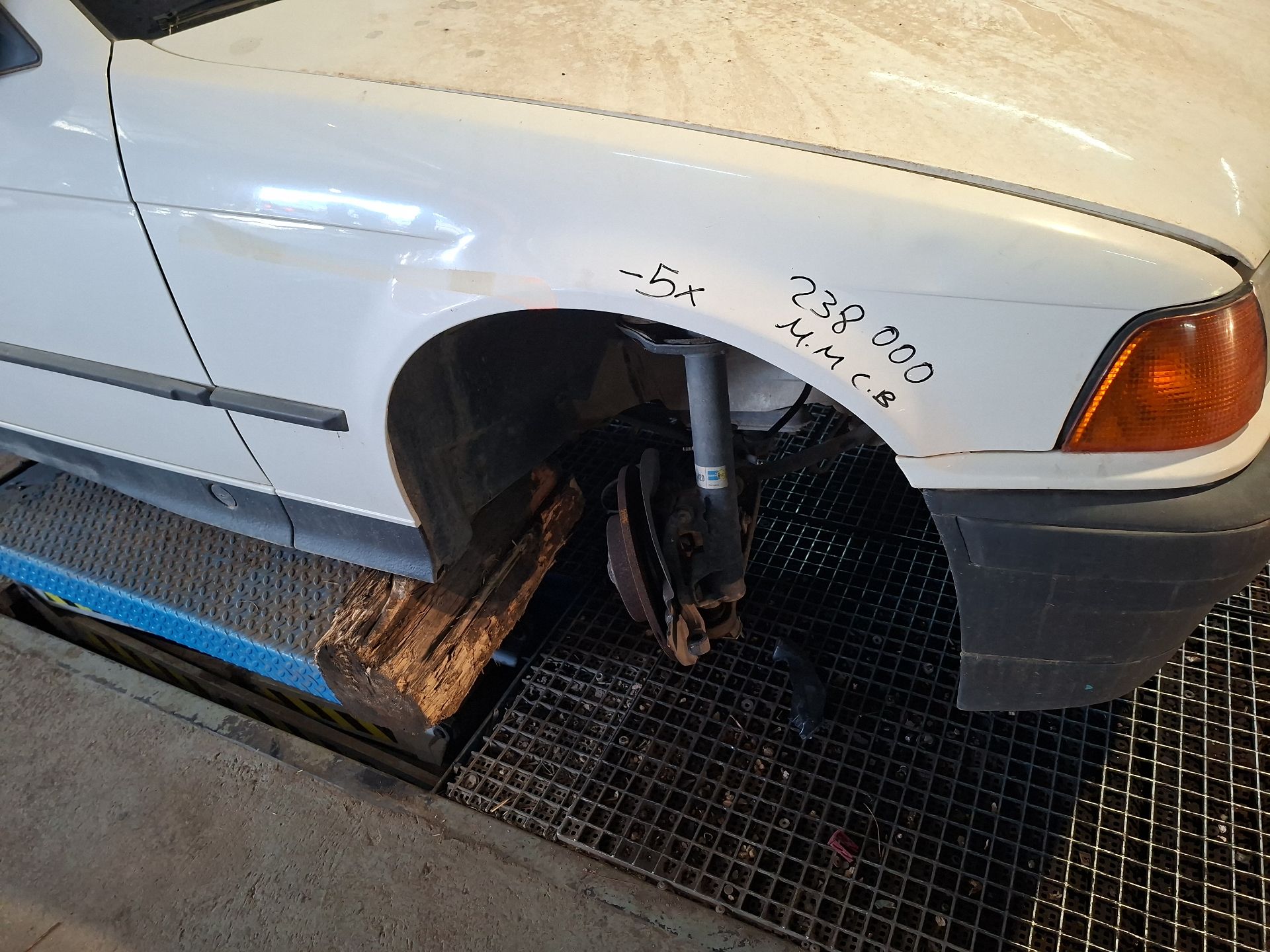 ALETA DELANTERA DERECHA BMW 3 