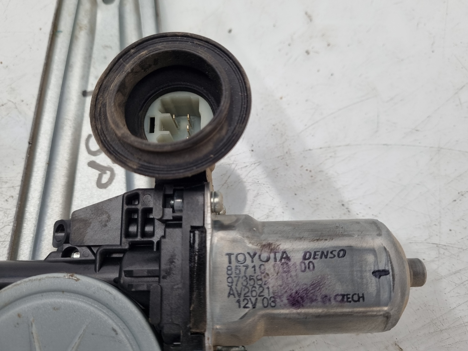 ELEVALUNAS TRASERO IZQUIERDO TOYOTA YARIS 1NZ