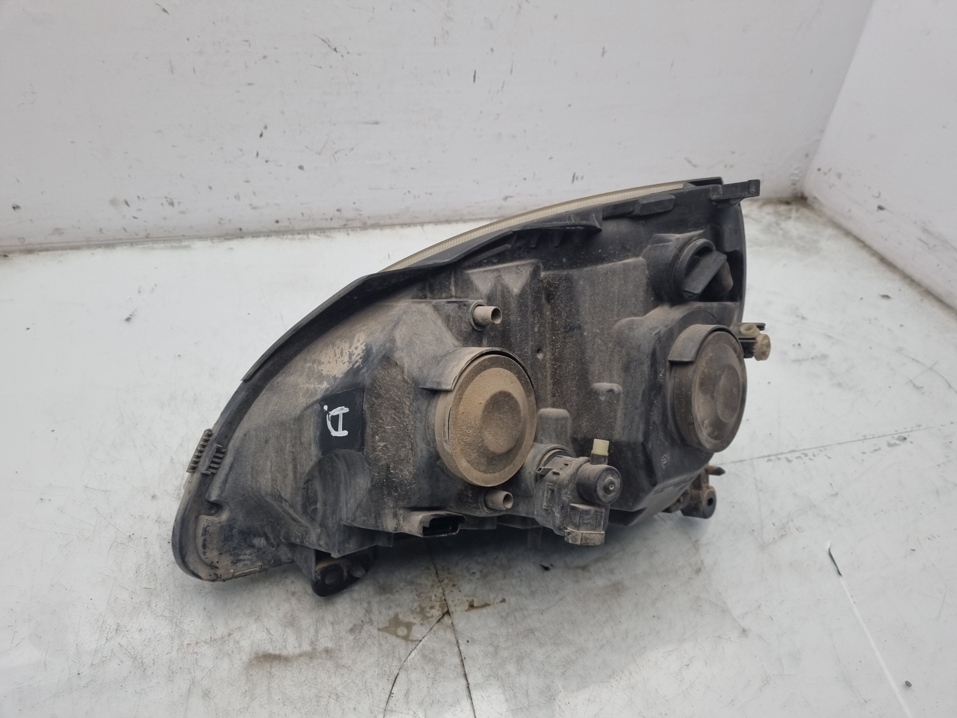 FARO DERECHO RENAULT CLIO K9K A7