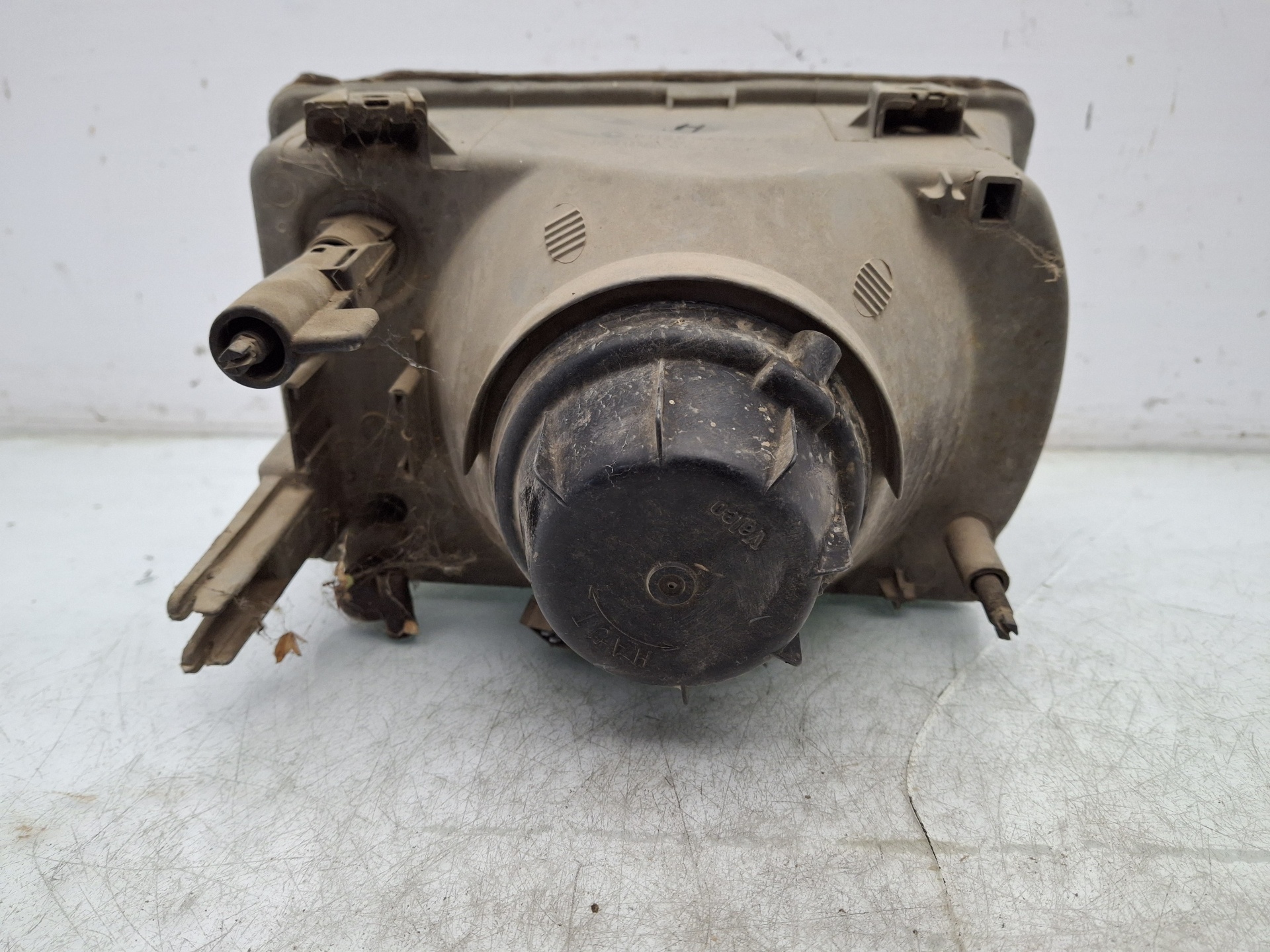 FARO IZQUIERDO RENAULT TRAFIC 