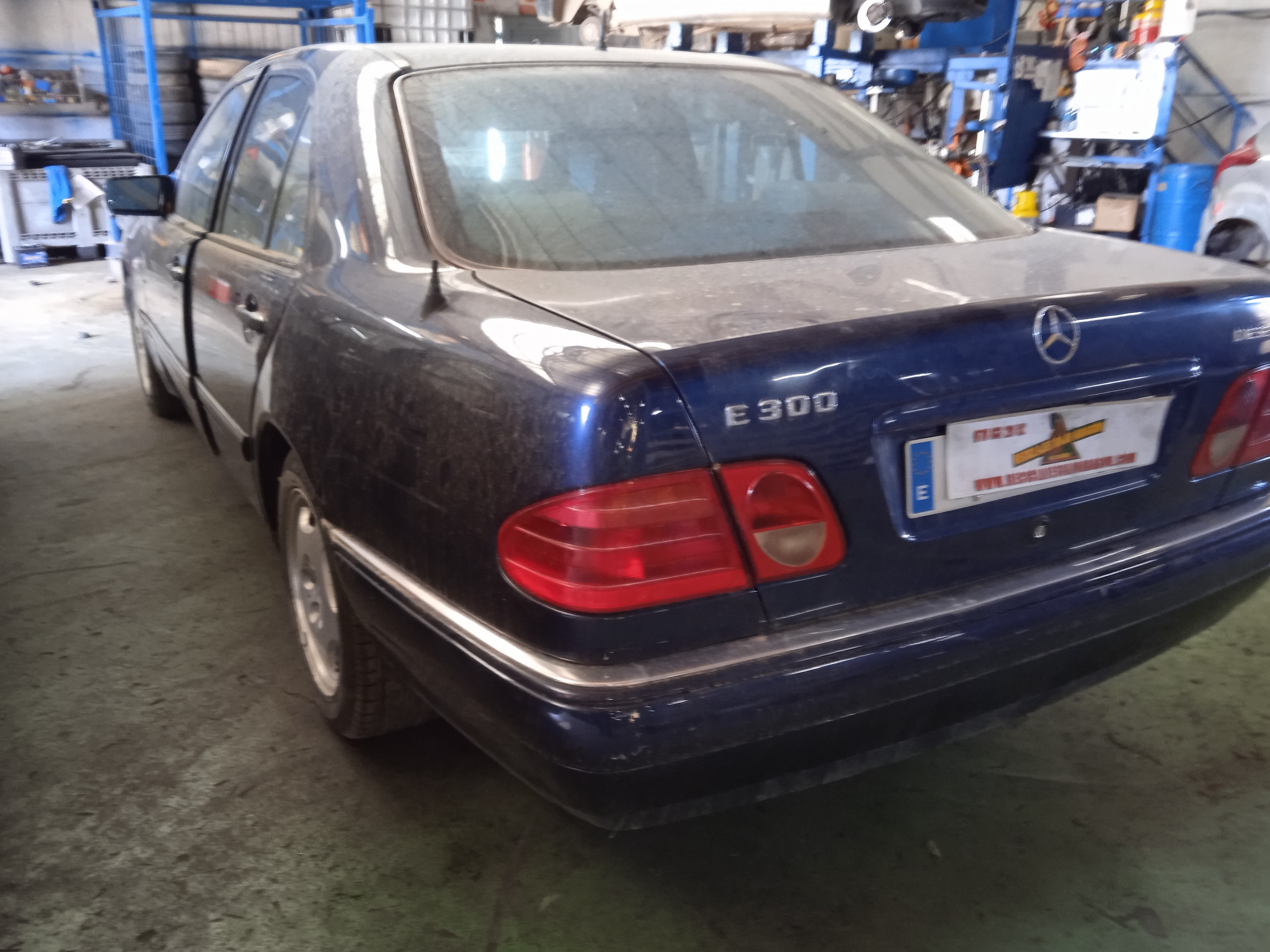 WARNING MERCEDES-BENZ CLASE E 606