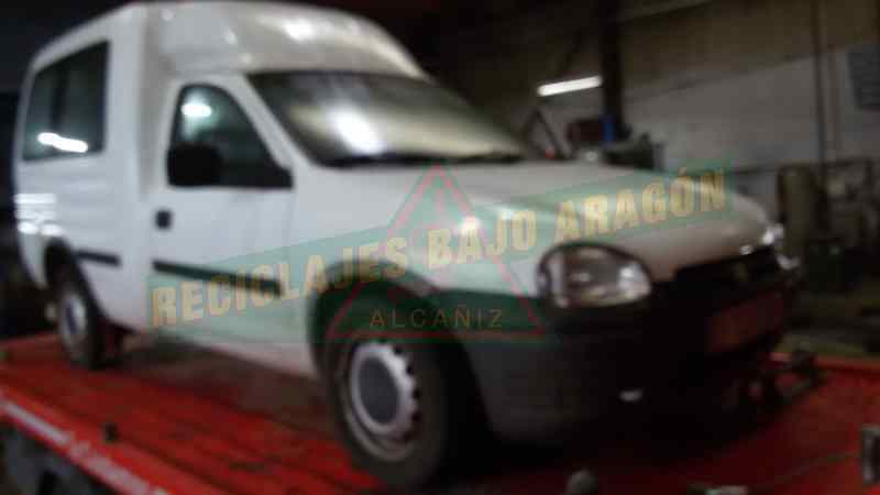 PILOTO TRASERO IZQUIERDO OPEL KADETT X17D
