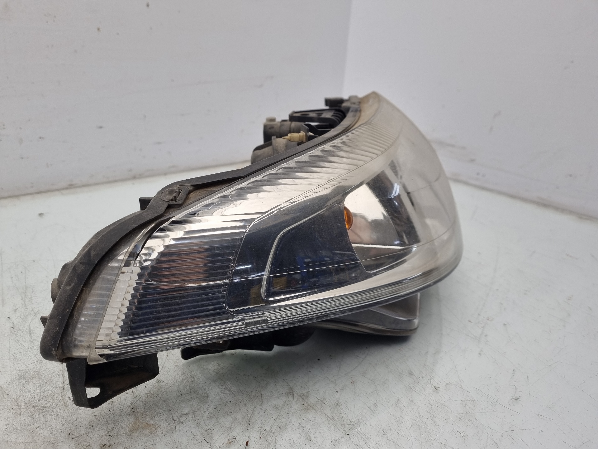 FARO DERECHO RENAULT LAGUNA G9T D7