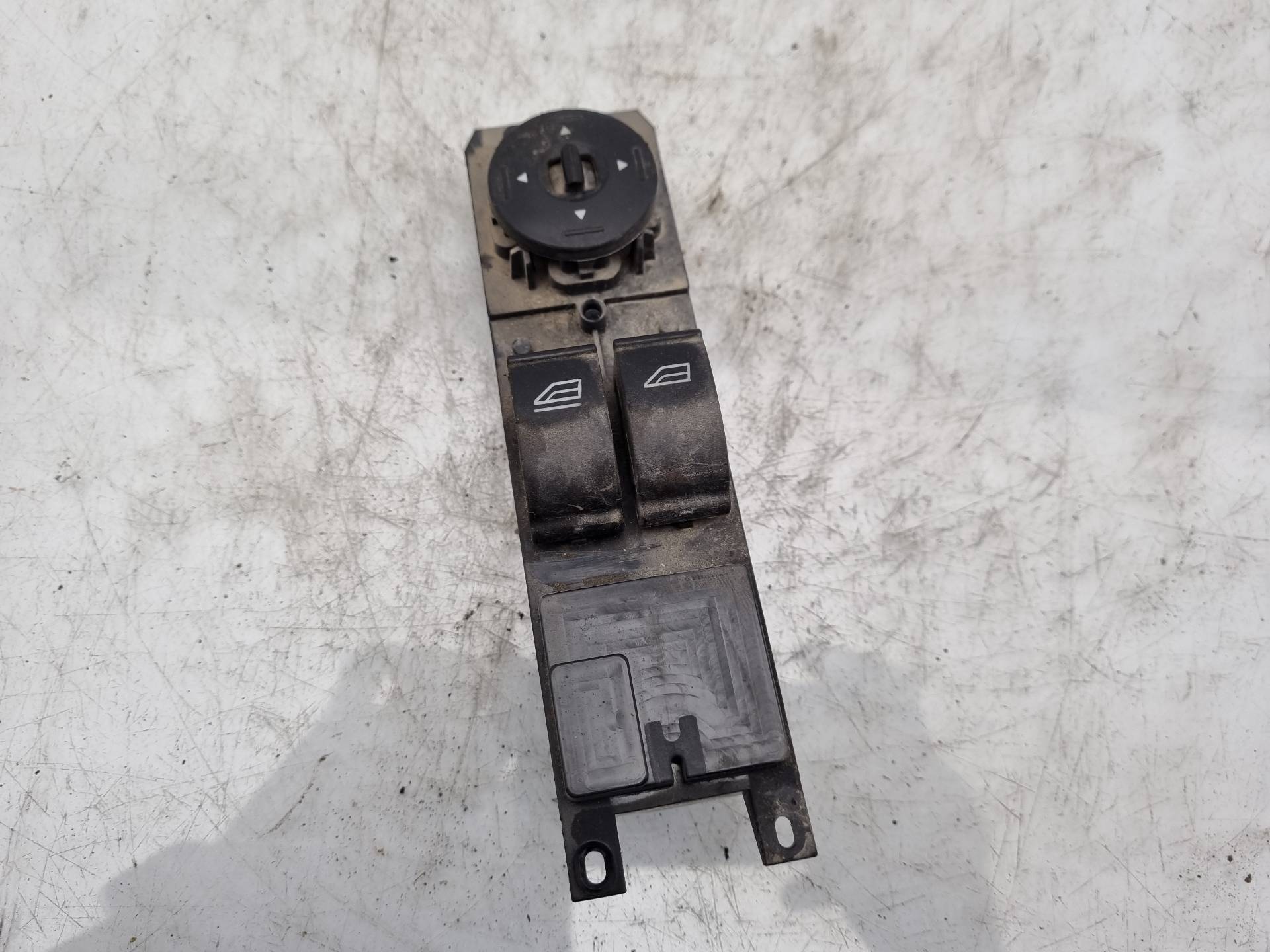 MANDO ELEVALUNAS DELANTERO IZQUIERDO FORD FOCUS T3DA