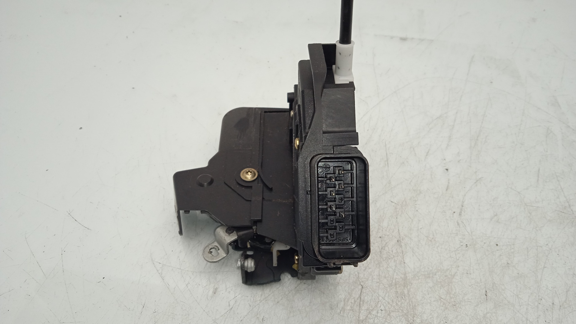 CERRADURA PUERTA DELANTERA DERECHA FORD FOCUS KKDA