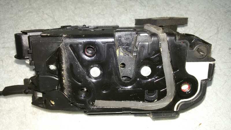 CERRADURA PUERTA DELANTERA DERECHA VOLKSWAGEN GOLF CRB