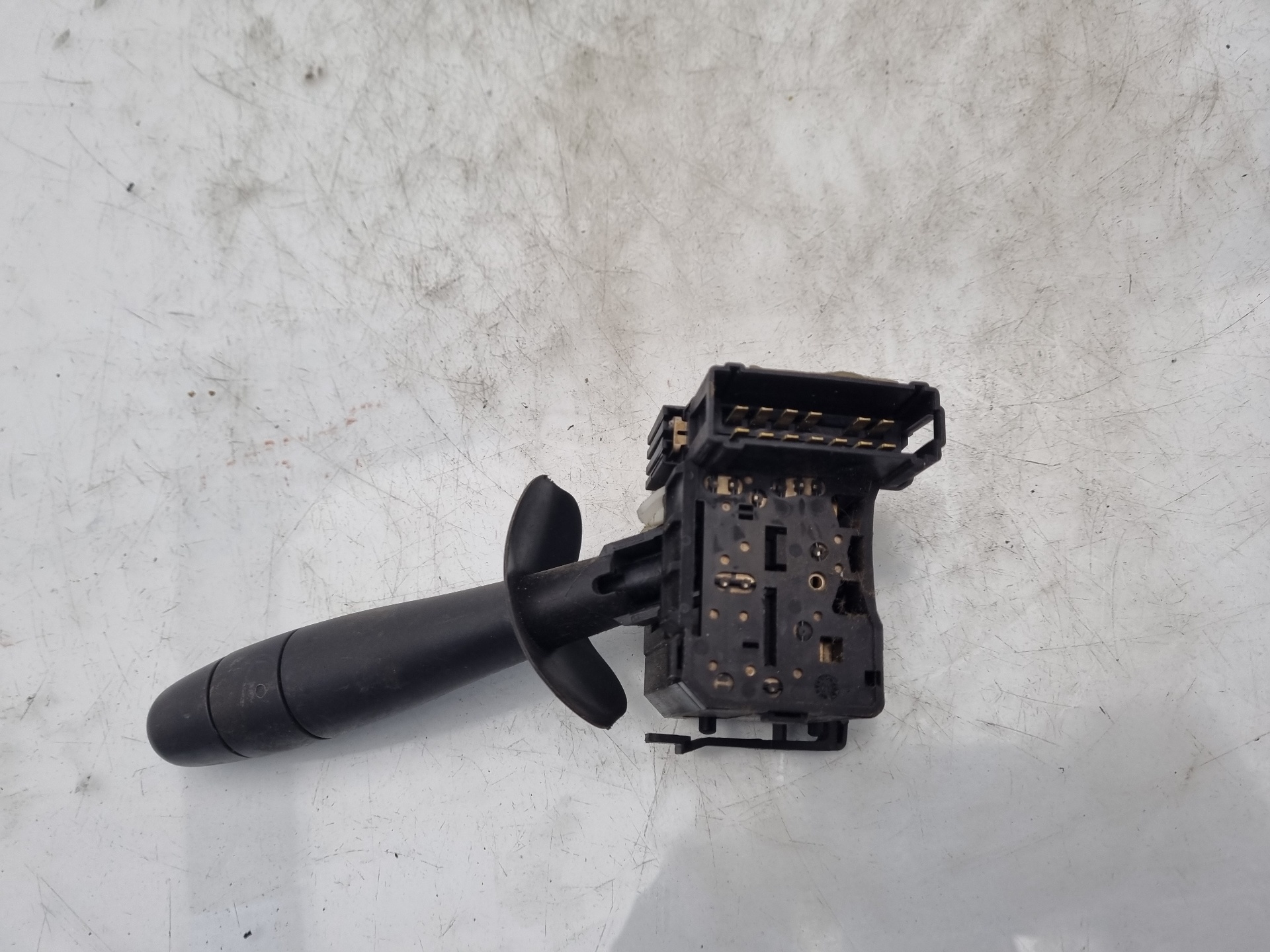 MANDO LIMPIA RENAULT MASTER G9U A6