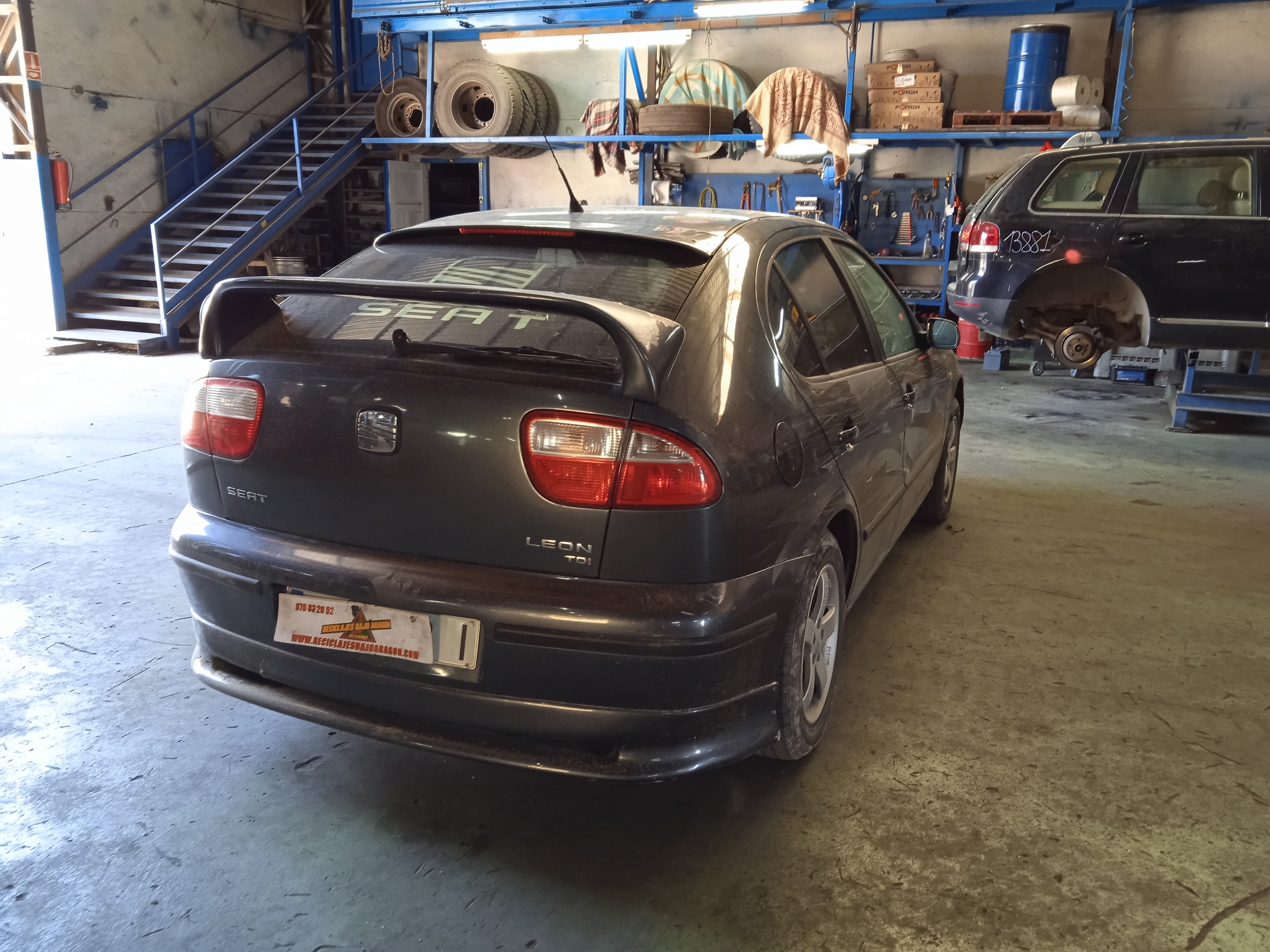 PILOTO TRASERO DERECHO SEAT LEON AHF