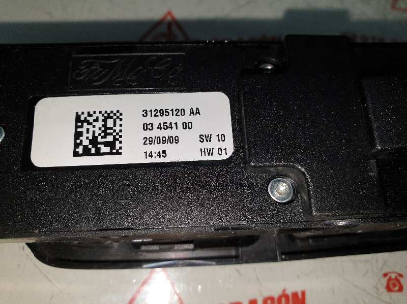 MANDO ELEVALUNAS DELANTERO IZQUIERDO VOLVO V50 D4164T