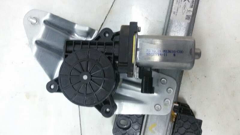 ELEVALUNAS DELANTERO DERECHO DACIA SANDERO D4F F7