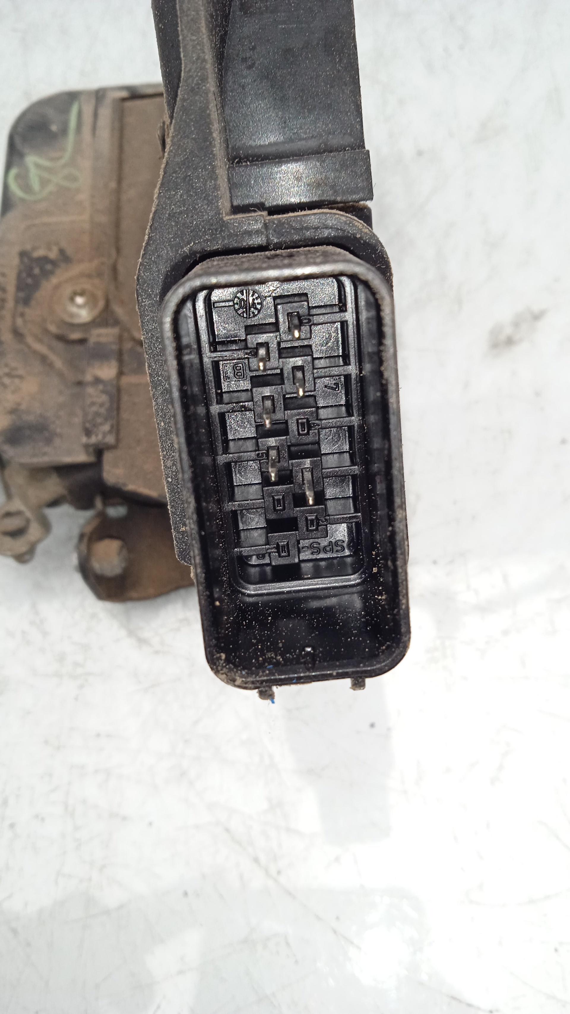 CERRADURA PUERTA DELANTERA DERECHA FORD FOCUS G6DA