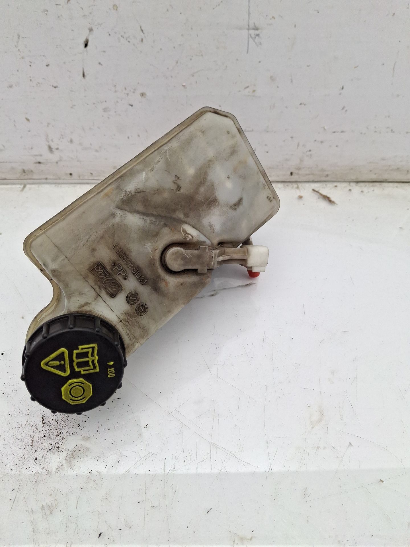 PARAGOLPES TRASERO FORD FOCUS 