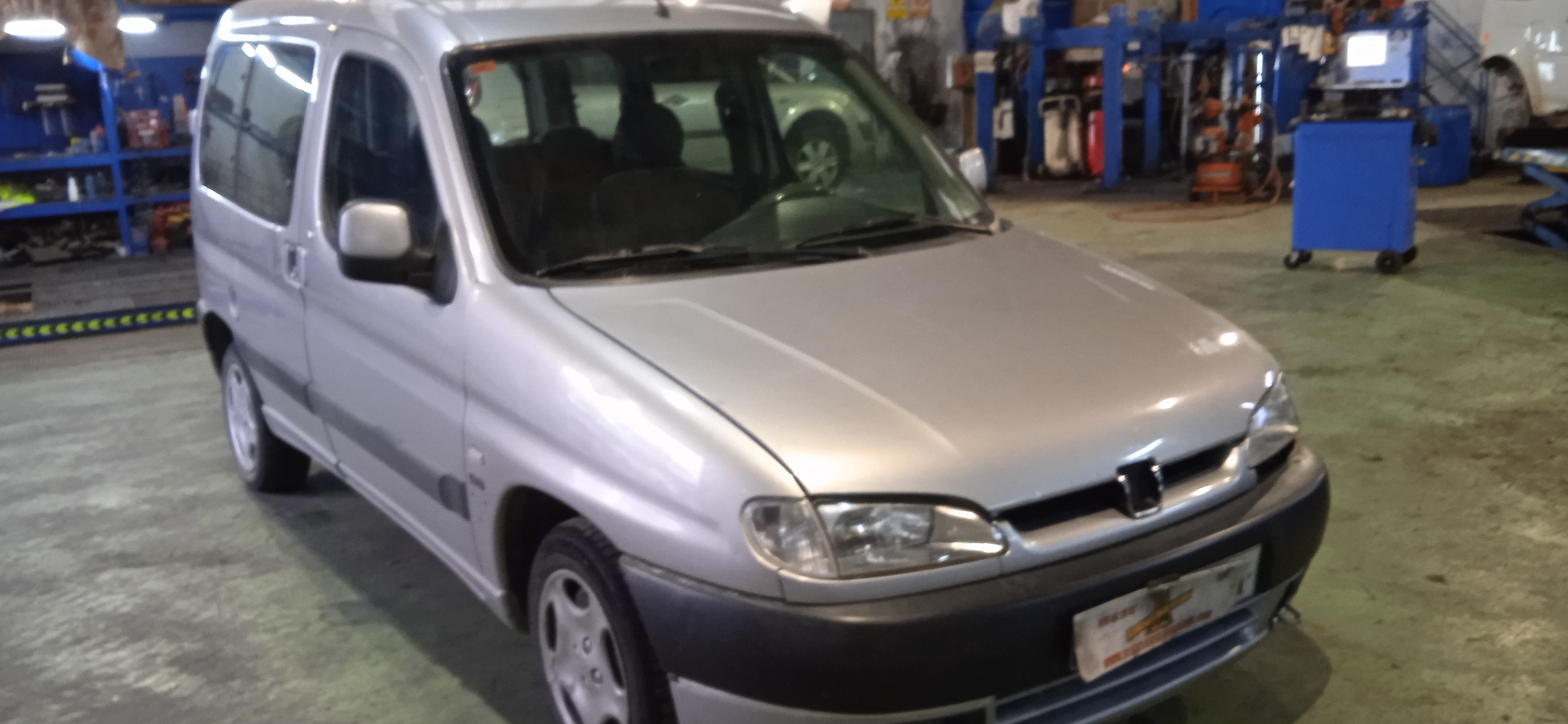 PARAGOLPES TRASERO PEUGEOT PARTNER RHY