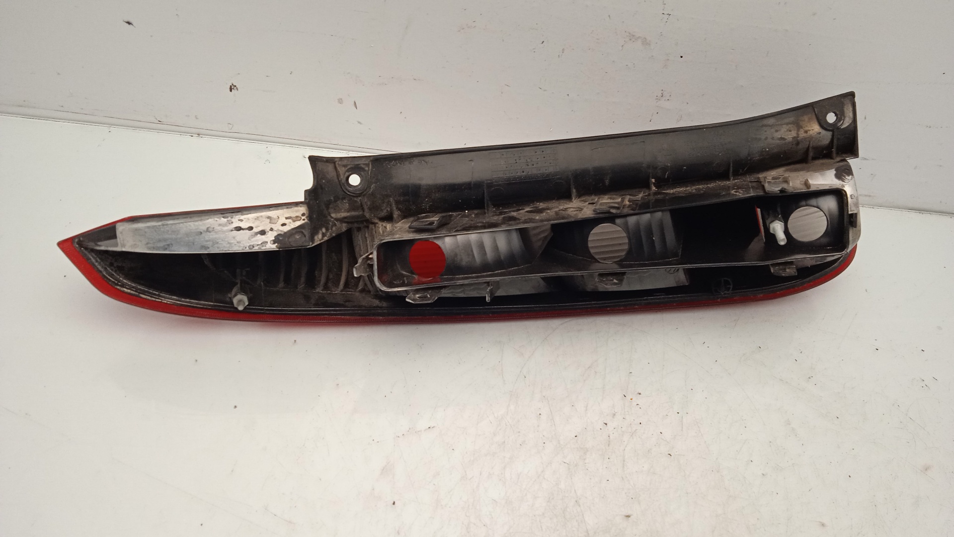 PILOTO TRASERO DERECHO FORD FIESTA FXJA