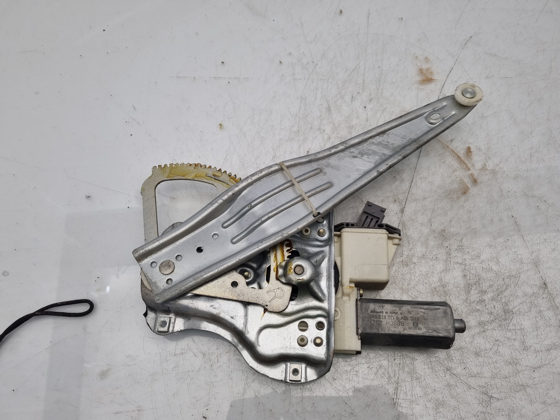 ELEVALUNAS TRASERO DERECHO TOYOTA AVENSIS 1CDFTV