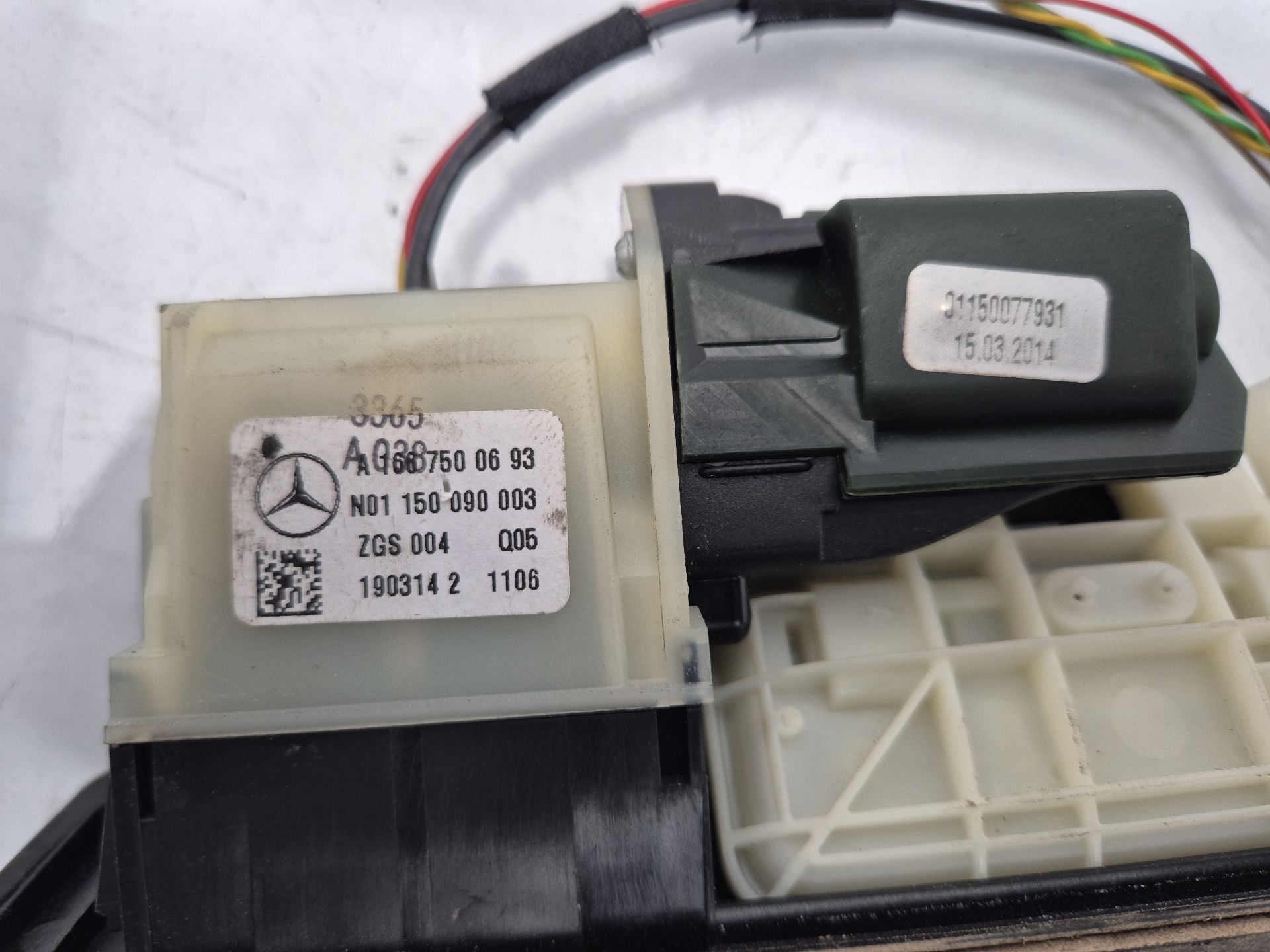 MANETA EXTERIOR PORTON MERCEDES-BENZ CLASE GLA 