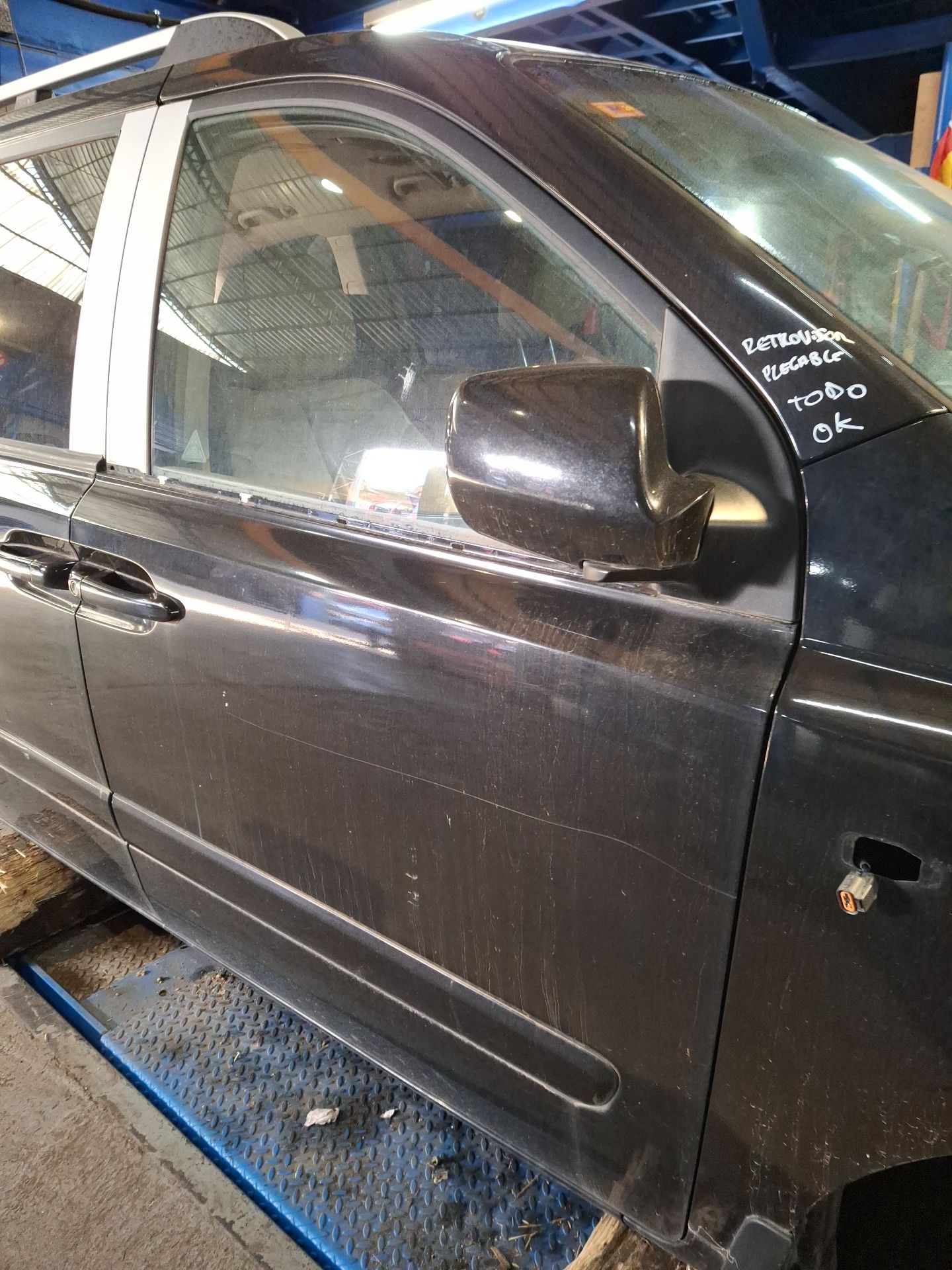 PUERTA DELANTERA DERECHA KIA CARNIVAL 