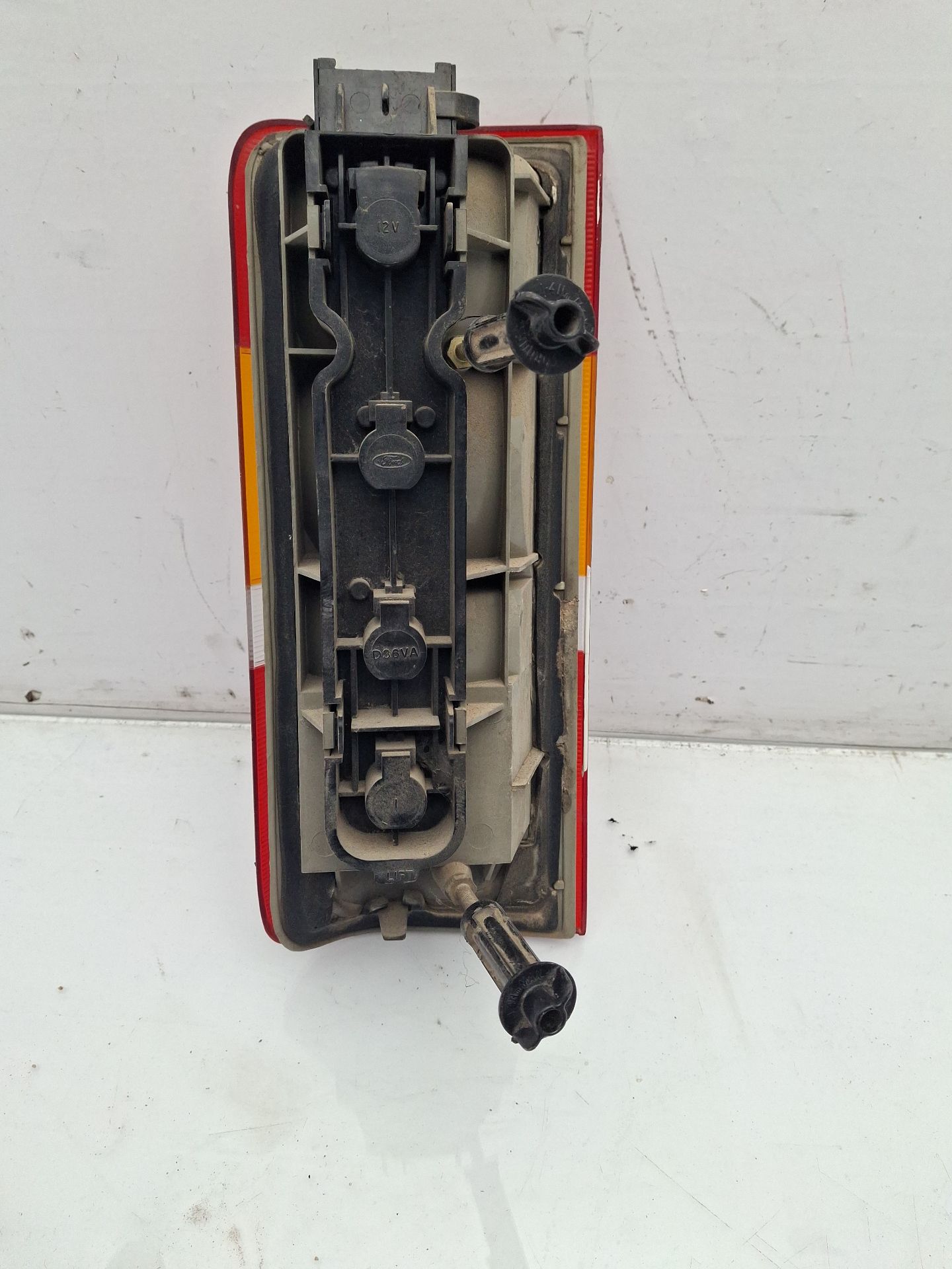 PILOTO TRASERO DERECHO FORD FIESTA 