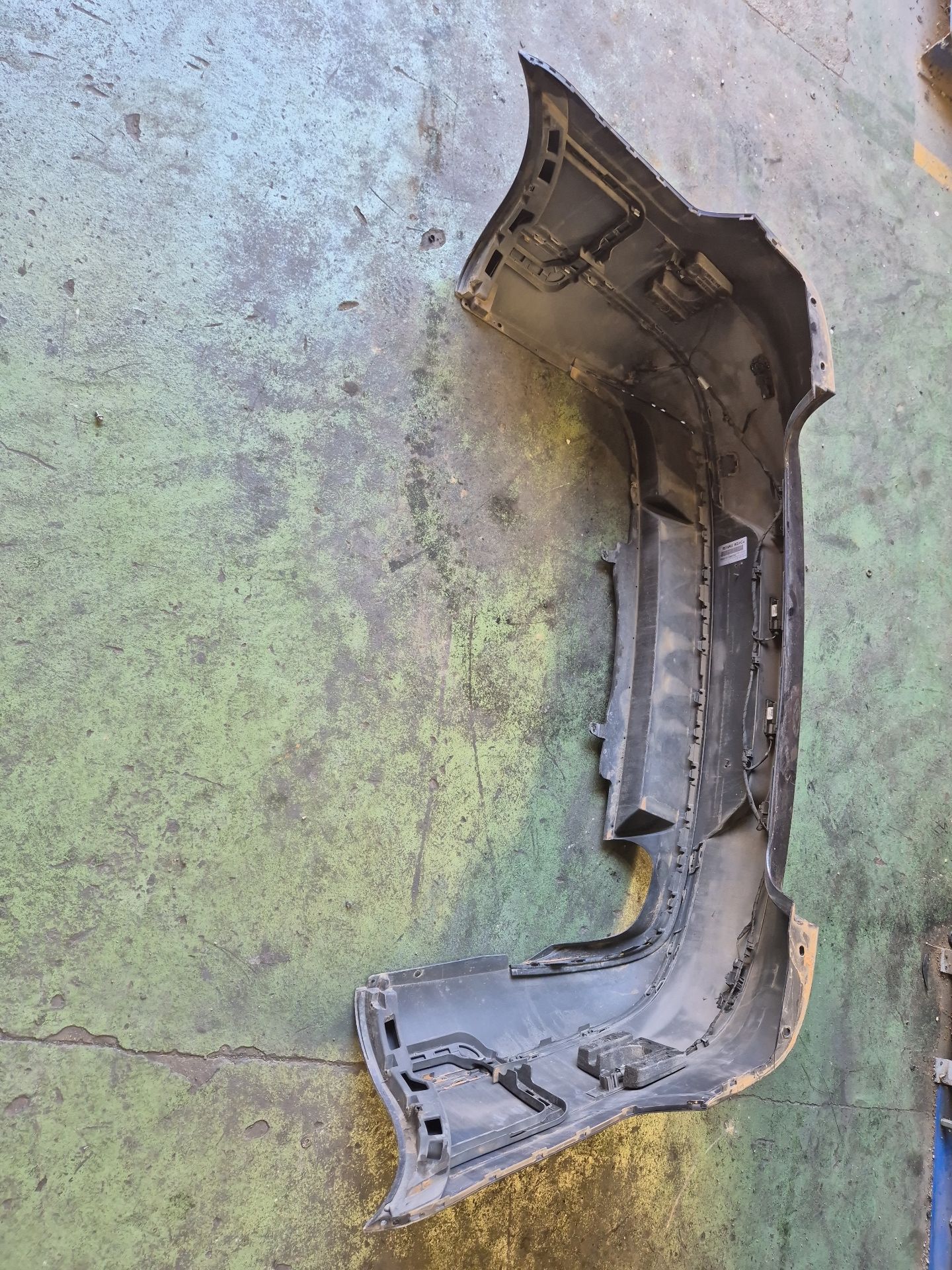 PARAGOLPES TRASERO VOLKSWAGEN PASSAT 