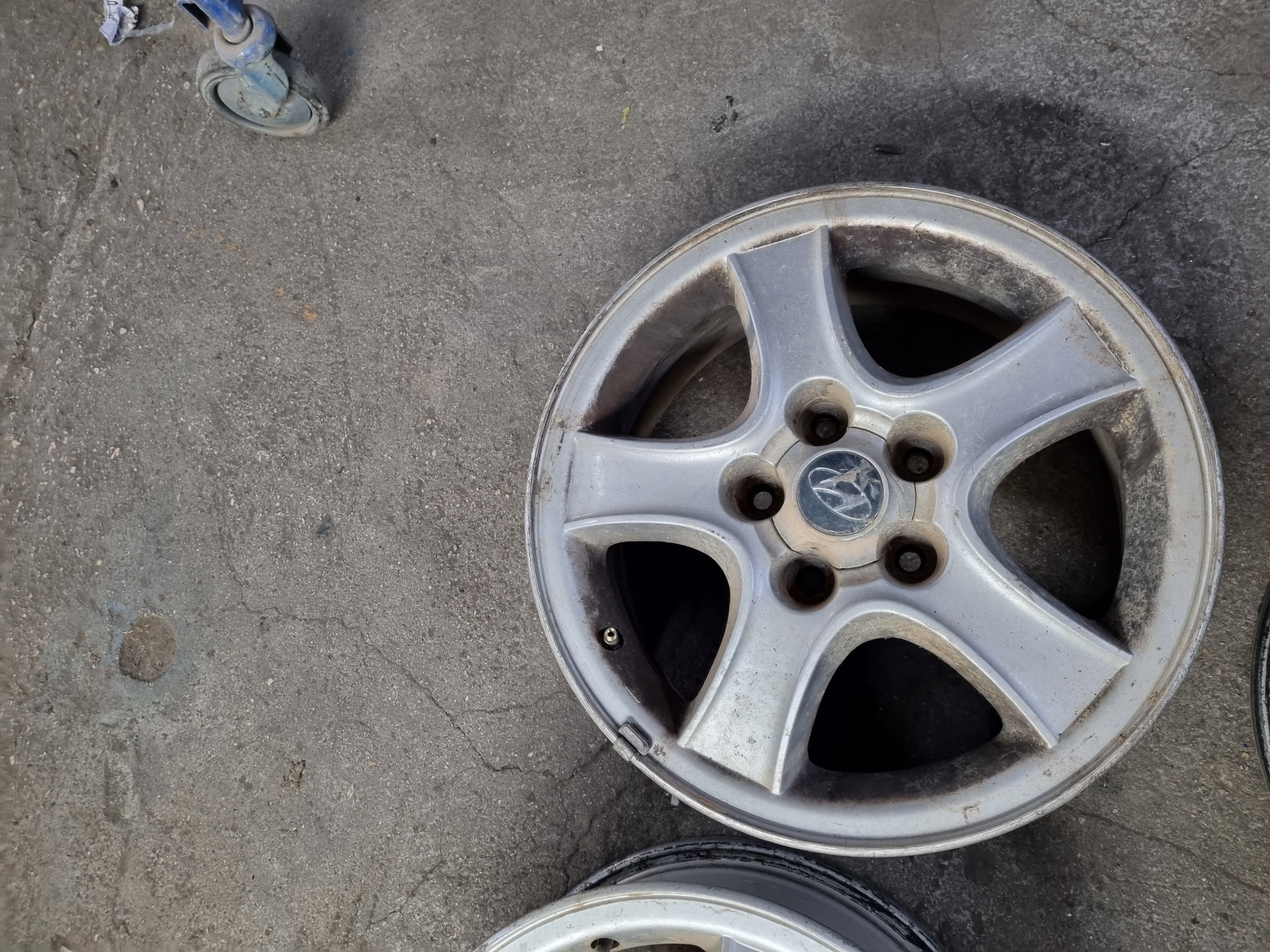 JUEGO LLANTAS HYUNDAI SANTA D4EA