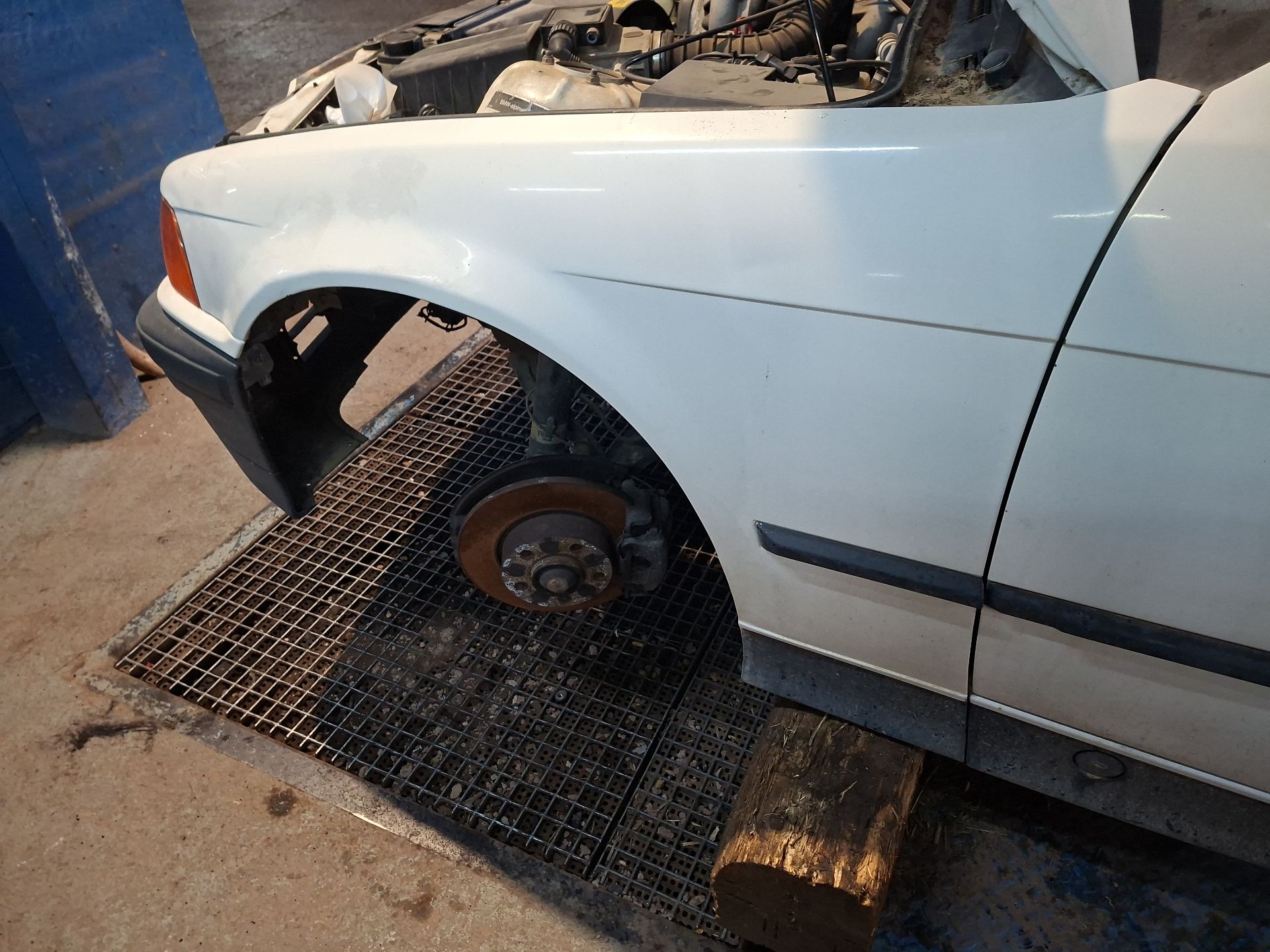 ALETA DELANTERA IZQUIERDA BMW 3 