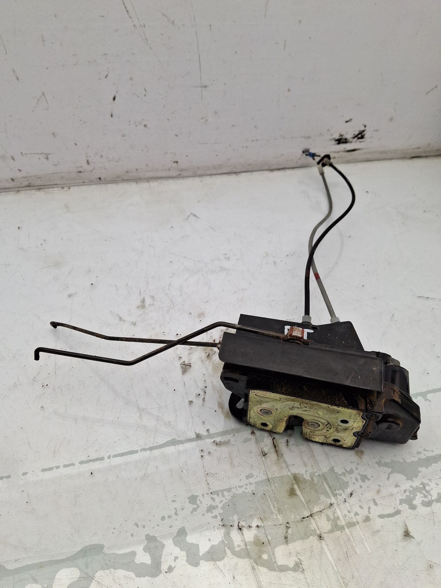 CERRADURA PUERTA DELANTERA IZQUIERDA SSANGYONG KYR 