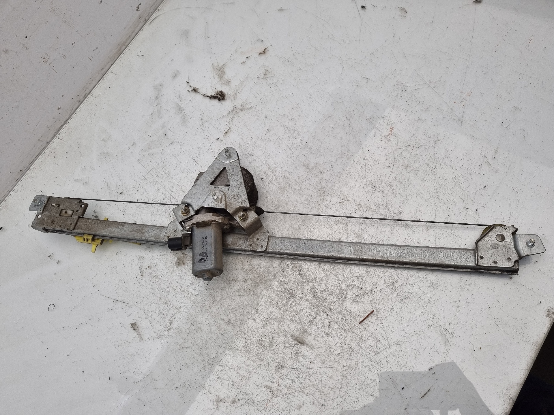 ELEVALUNAS DELANTERO DERECHO RENAULT TRAFIC F9Q U7