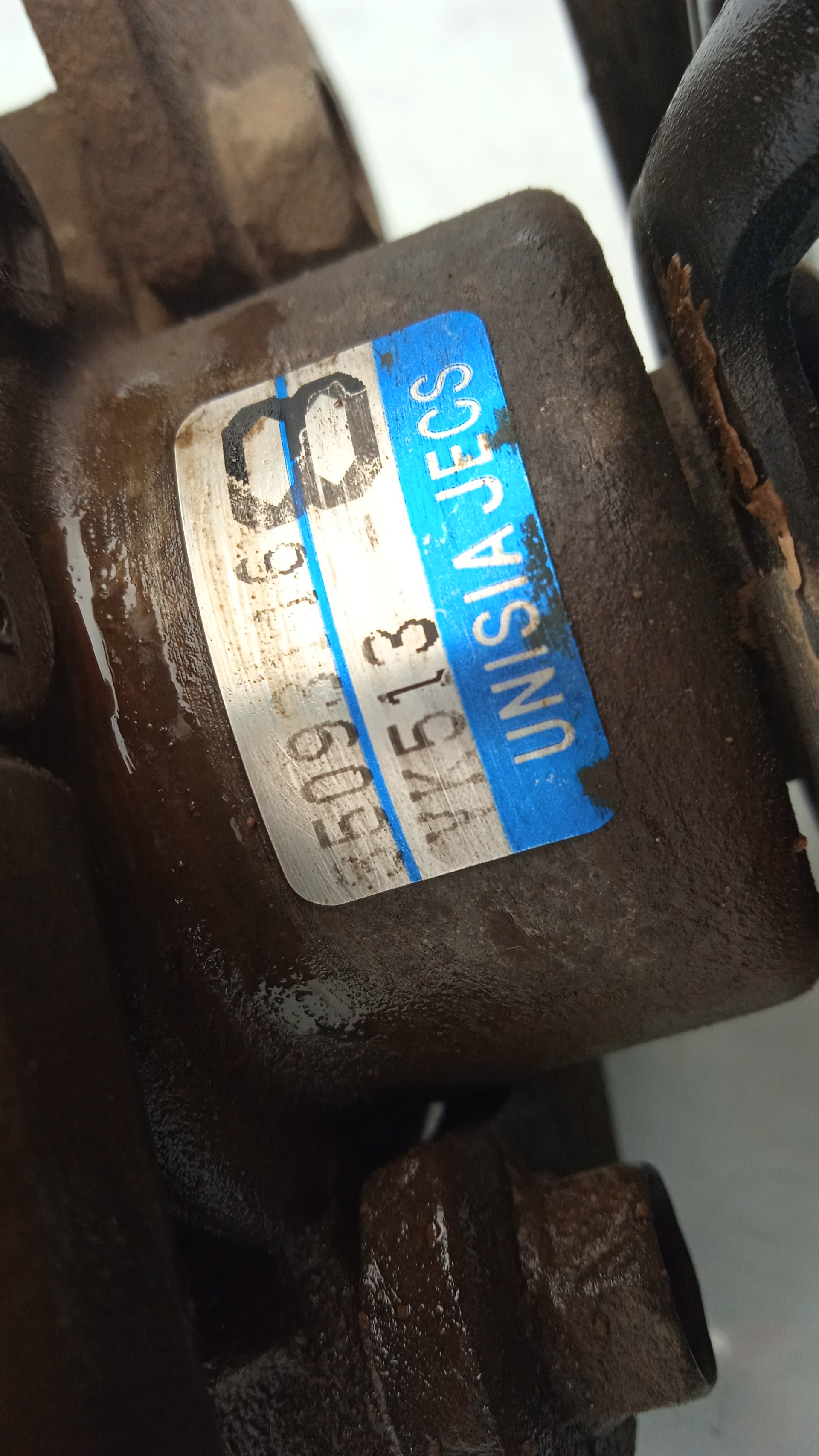 BOMBA DIRECCION NISSAN PICK YD25