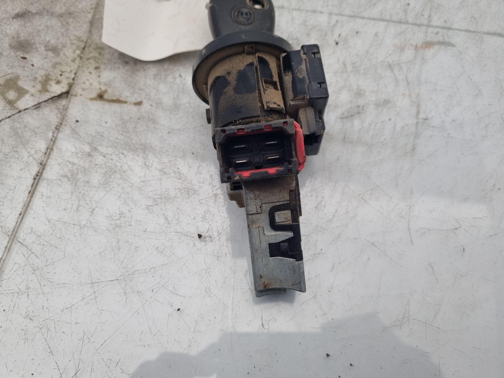 CONMUTADOR DE ARRANQUE DACIA DOKKER K9K C6