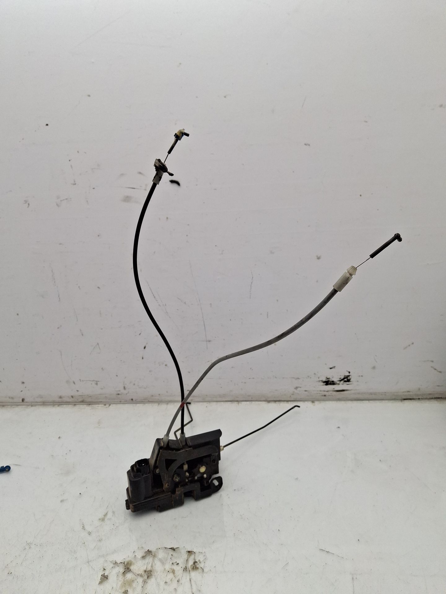 CERRADURA PUERTA DELANTERA DERECHA SSANGYONG KYRON 