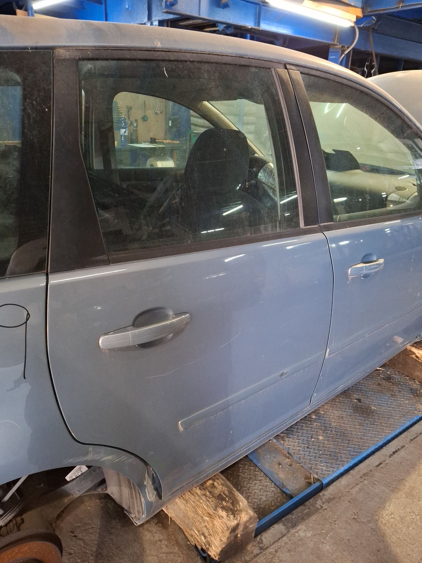 PUERTA TRASERA DERECHA FORD C-MAX 