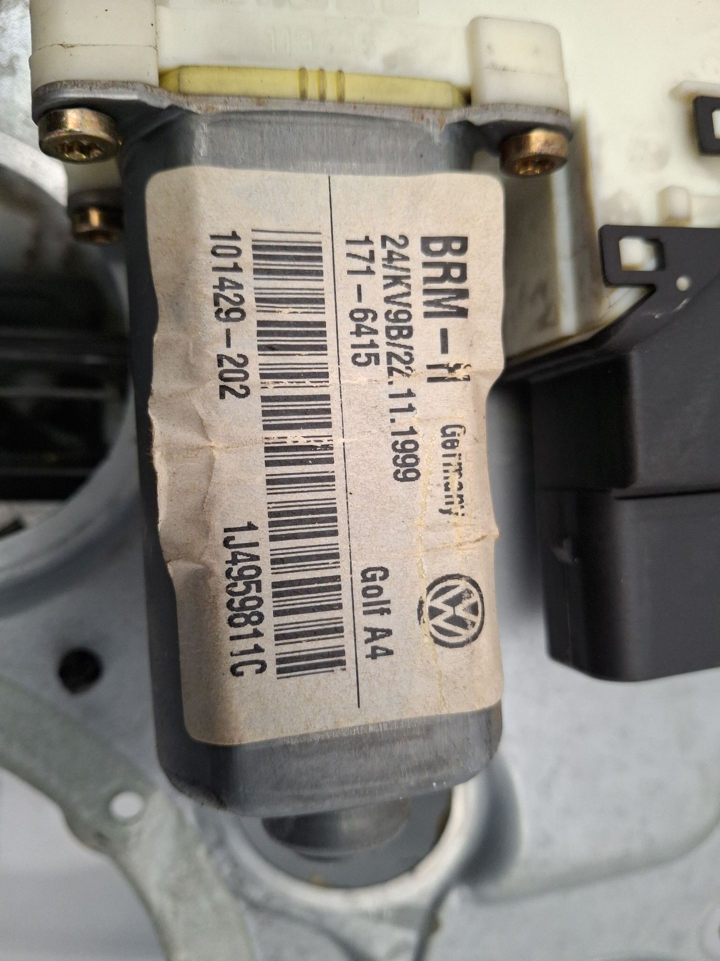 ELEVALUNAS TRASERO IZQUIERDO VOLKSWAGEN GOLF 