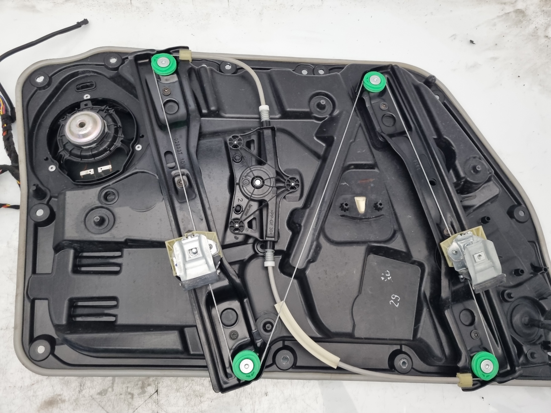 ELEVALUNAS DELANTERO DERECHO INFINITI Q30 270910