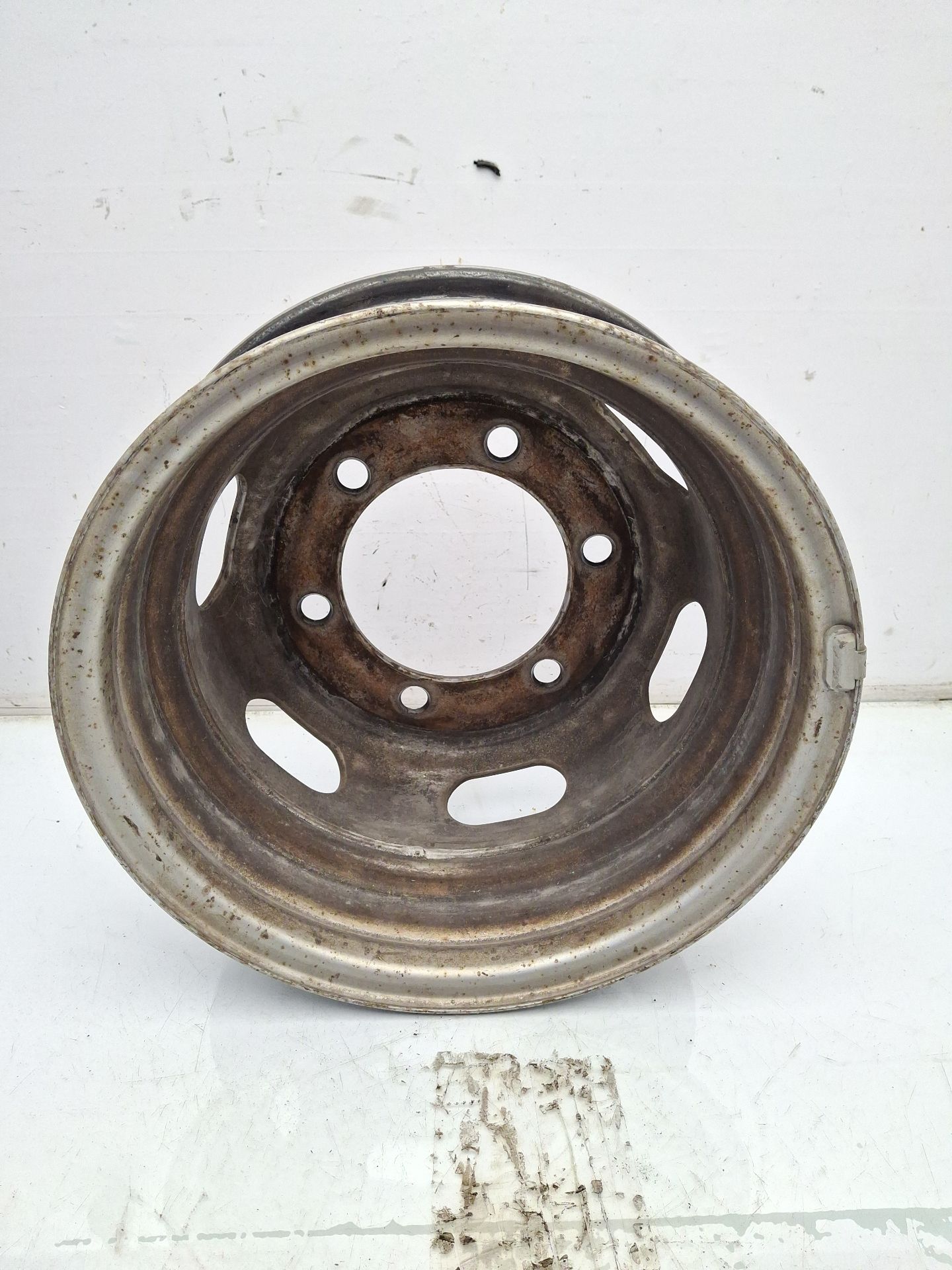 LLANTA VOLKSWAGEN LT 