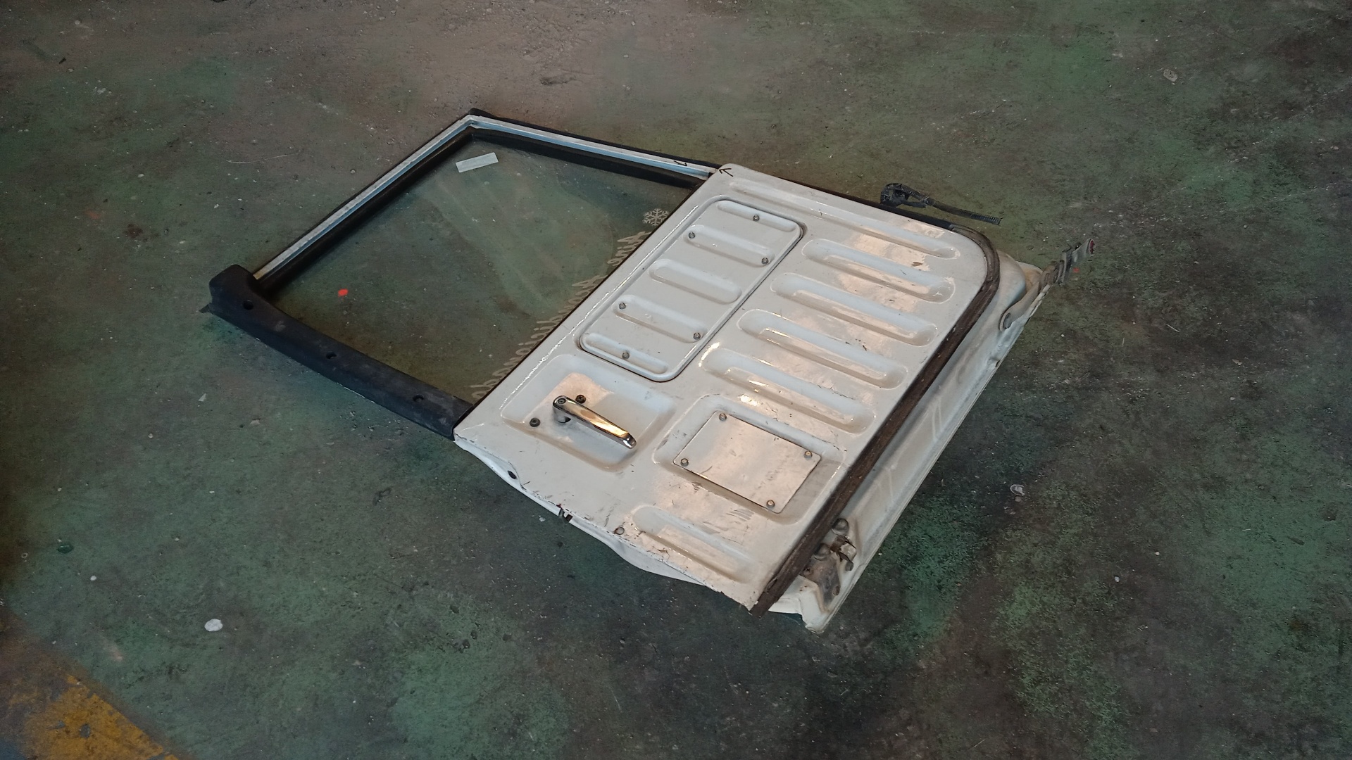 PORTON TRASERO IZQUIERDO NISSAN PATROL RD28