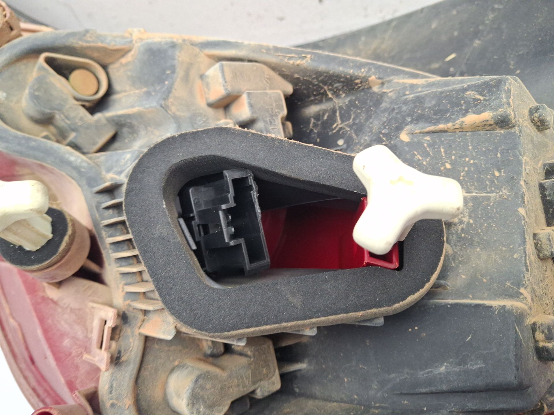 PILOTO TRASERO IZQUIERDO PEUGEOT 308 