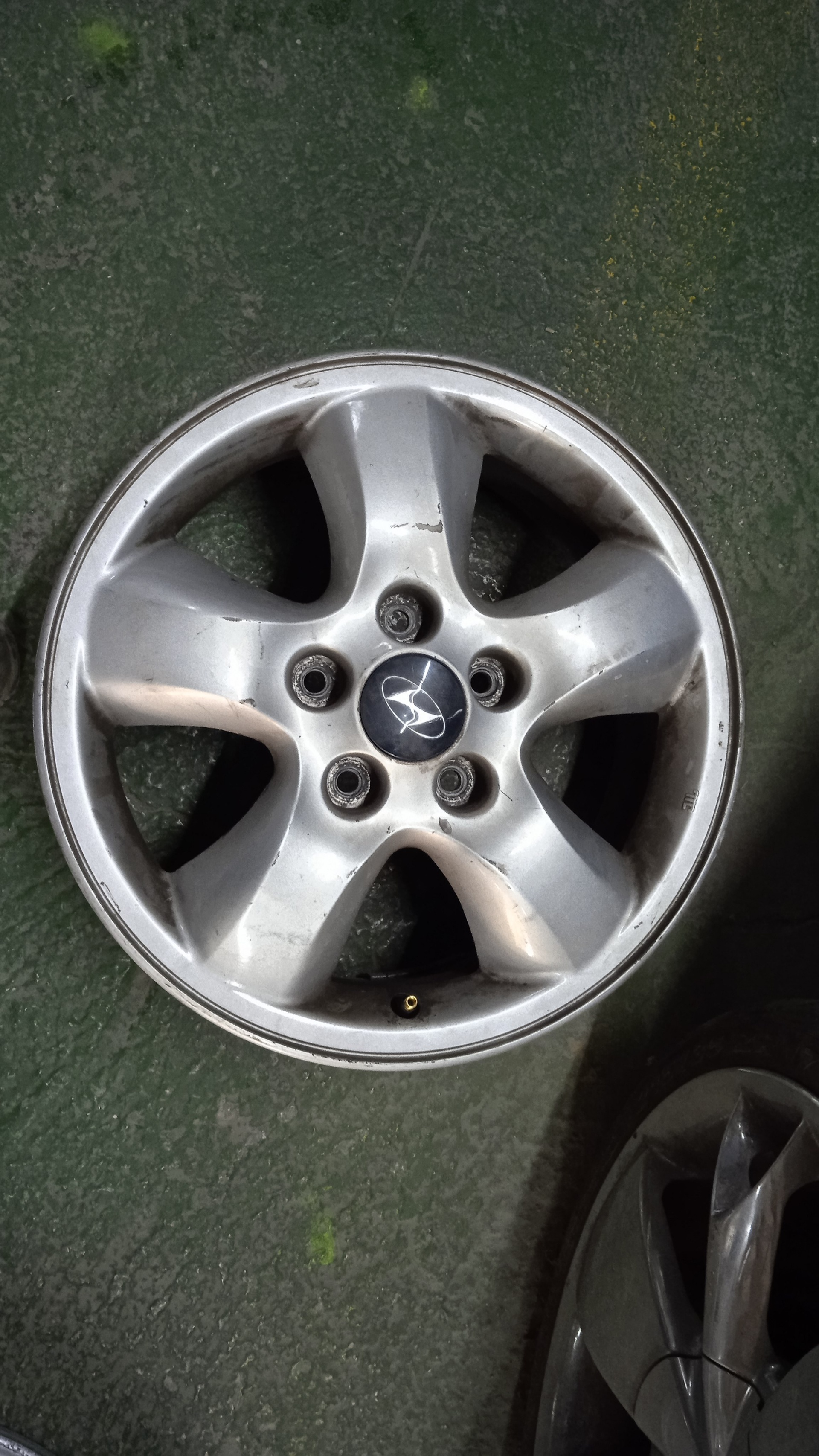 JUEGO LLANTAS HYUNDAI SANTA D4EA