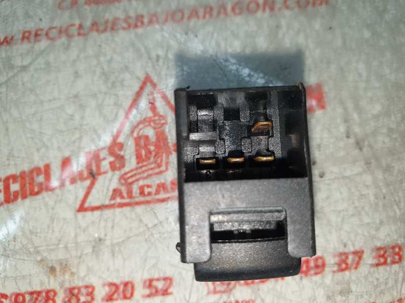 MANDO ELEVALUNAS DELANTERO DERECHO VOLKSWAGEN GOLF AVU