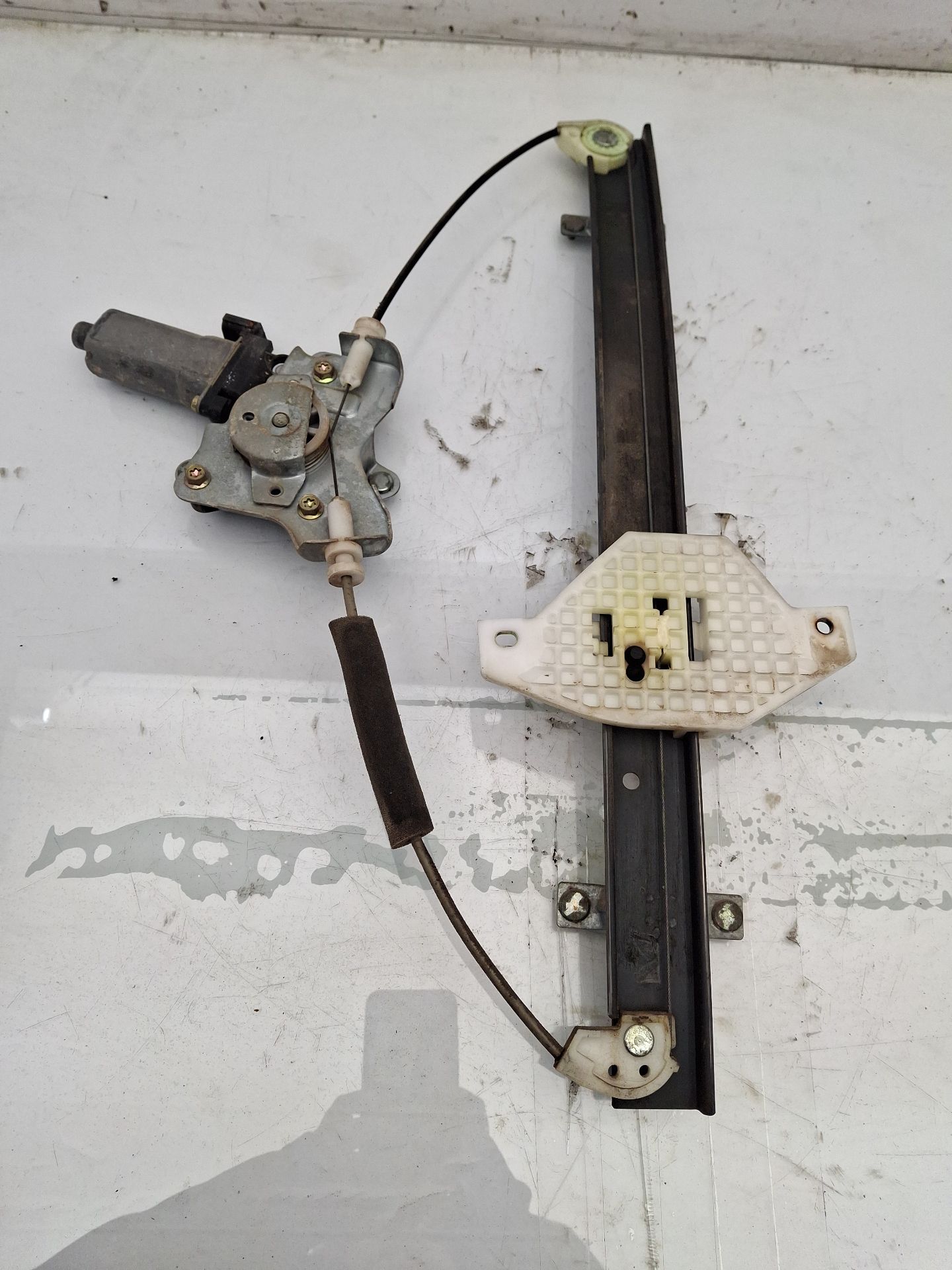 ELEVALUNAS TRASERO IZQUIERDO SSANGYONG KYRON 