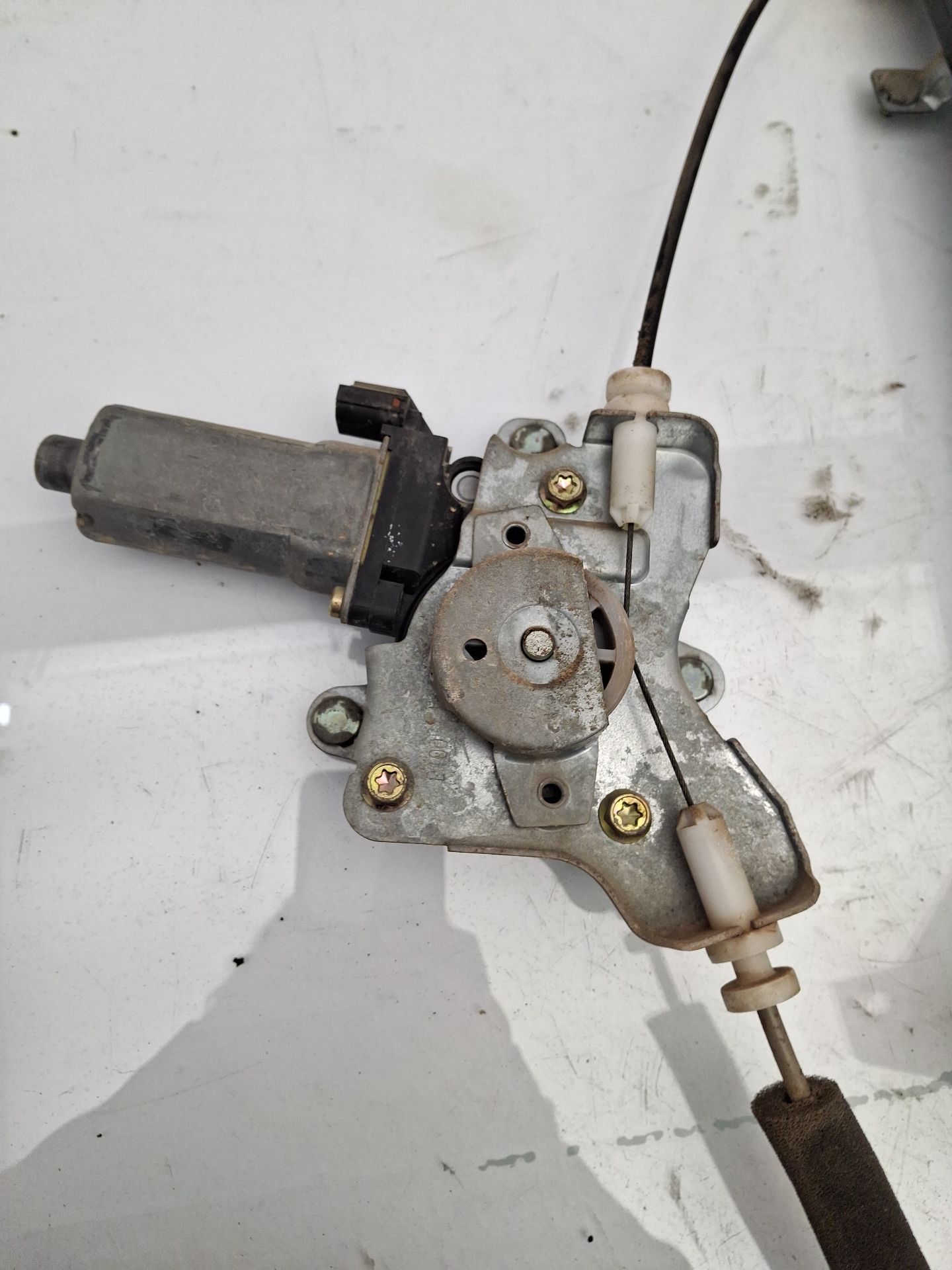 ELEVALUNAS TRASERO IZQUIERDO SSANGYONG KYRON 