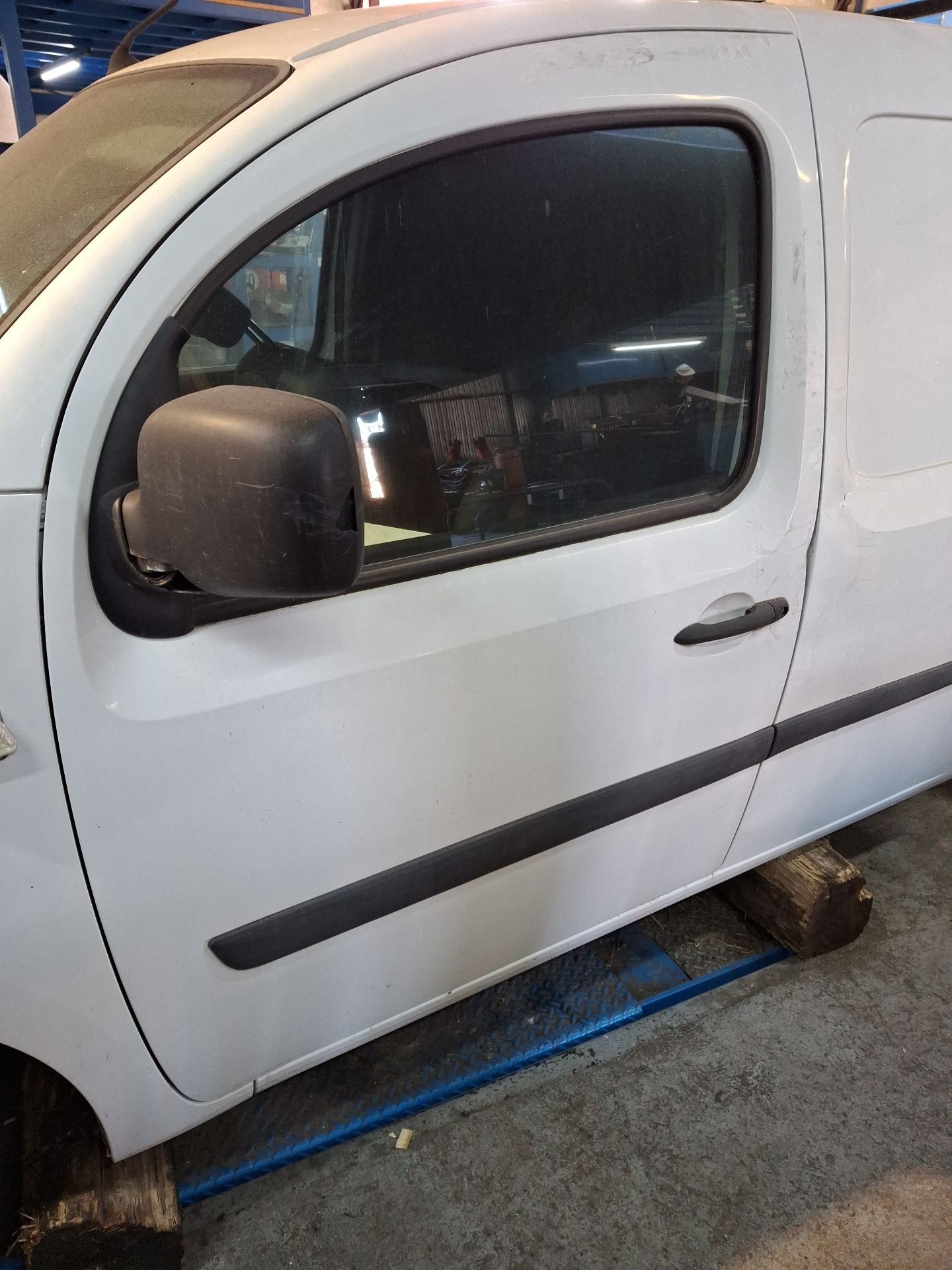 PUERTA DELANTERA IZQUIERDA RENAULT KANGOO 