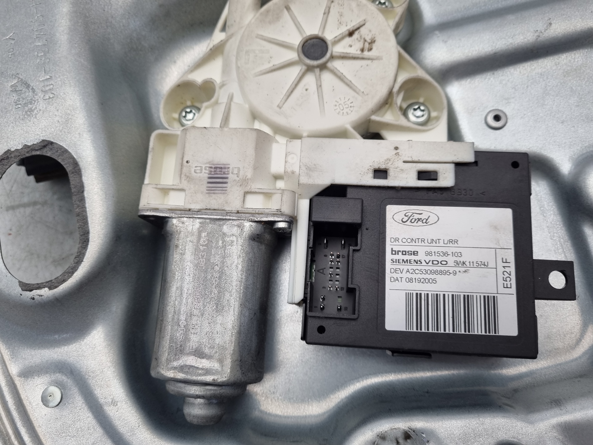 ELEVALUNAS TRASERO IZQUIERDO FORD FOCUS KKDA