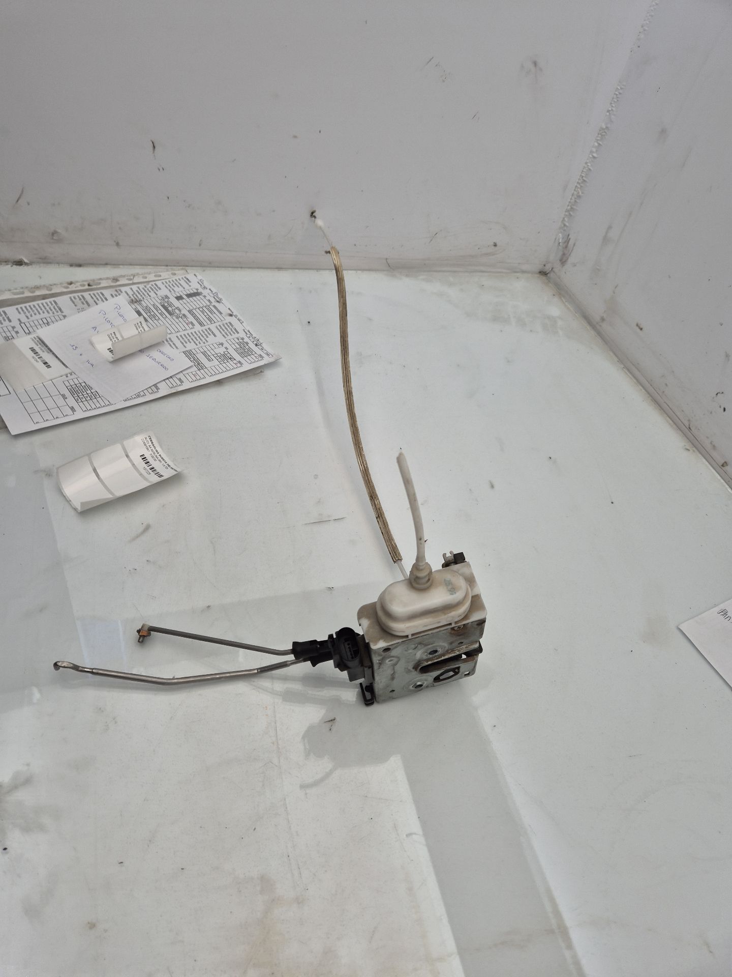 CERRADURA PUERTA DELANTERA IZQUIERDA AUDI A4 